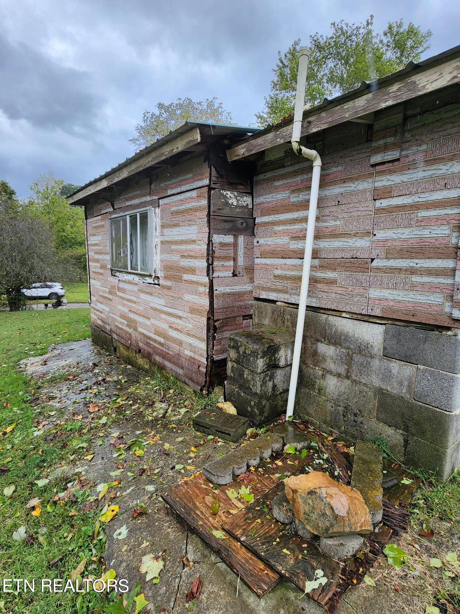 442 Parker Rd, LaFollette