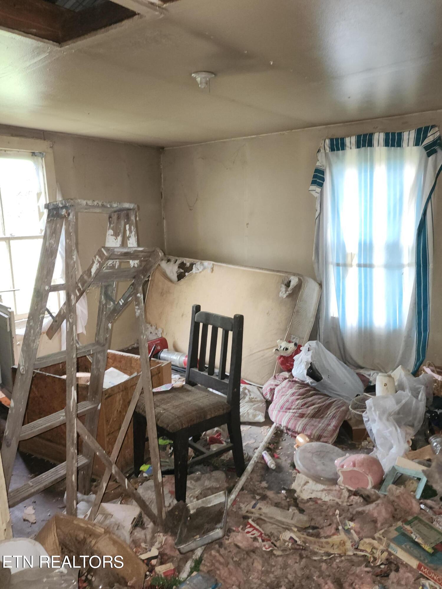 442 Parker Rd, LaFollette