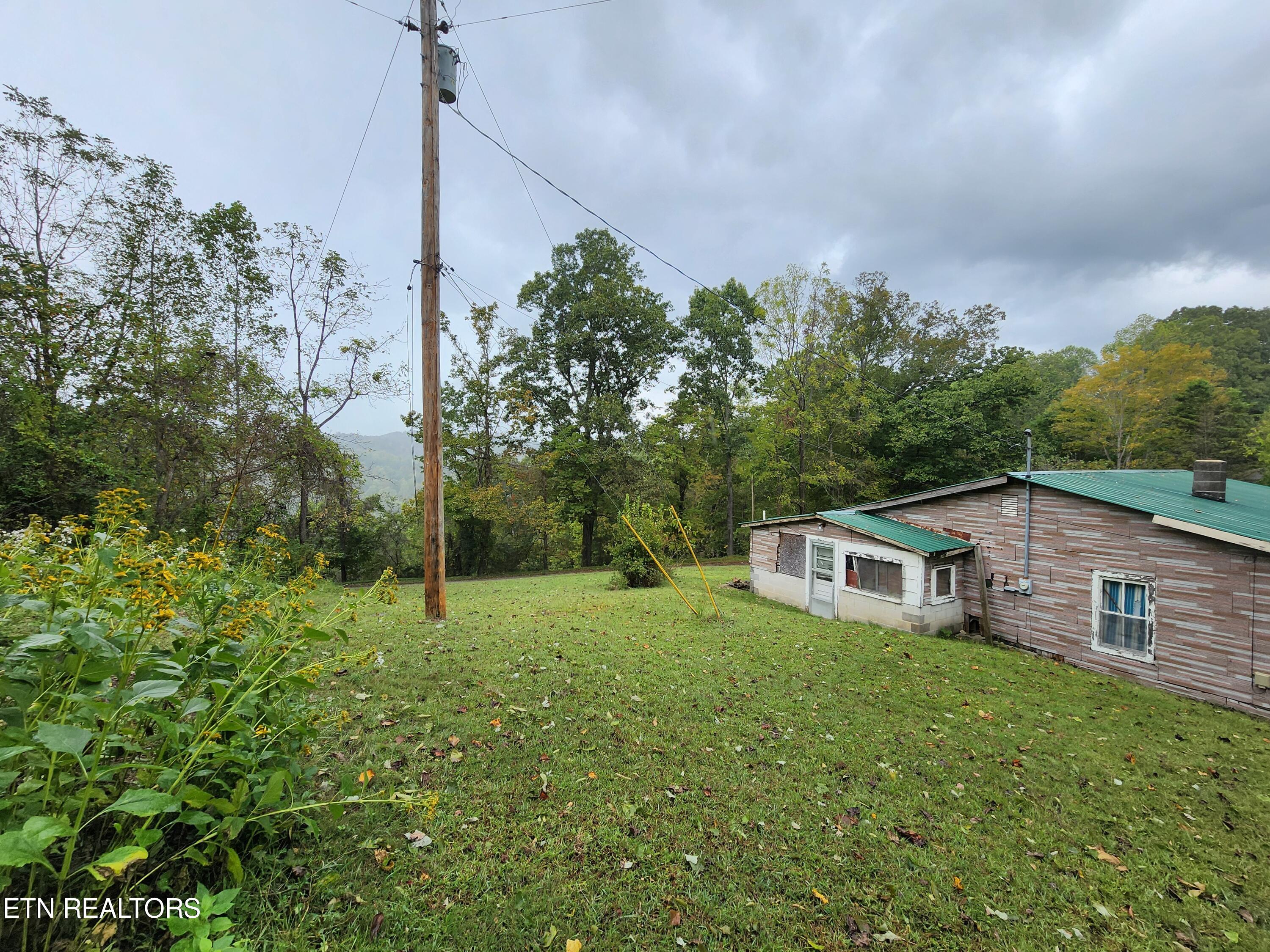 442 Parker Rd, LaFollette