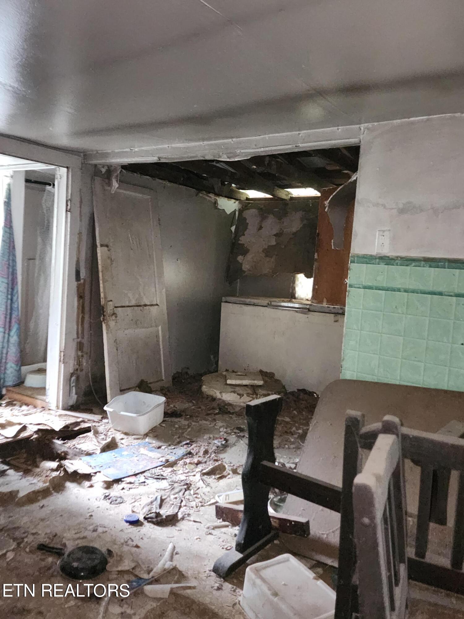 442 Parker Rd, LaFollette