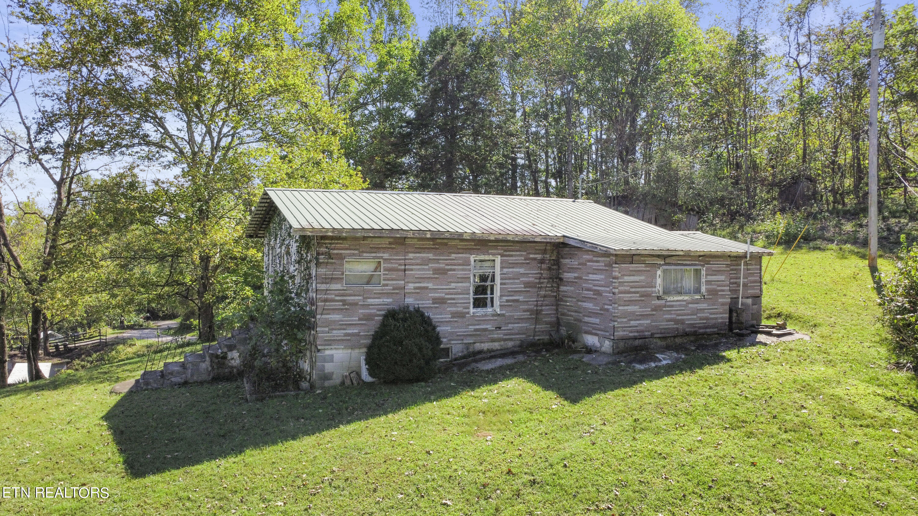 442 Parker Rd, LaFollette