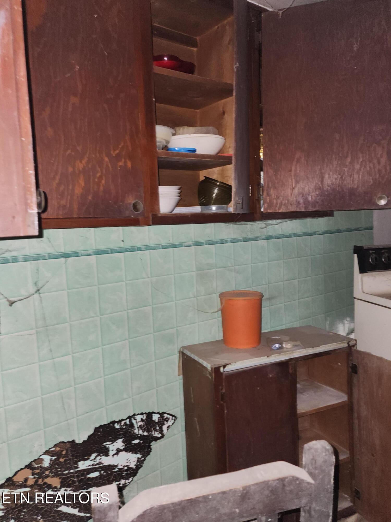 442 Parker Rd, LaFollette