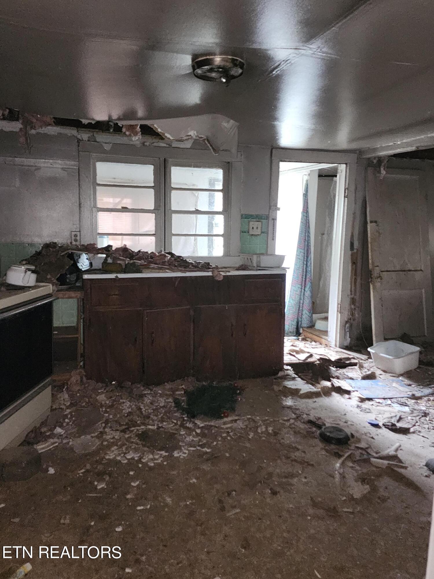 442 Parker Rd, LaFollette