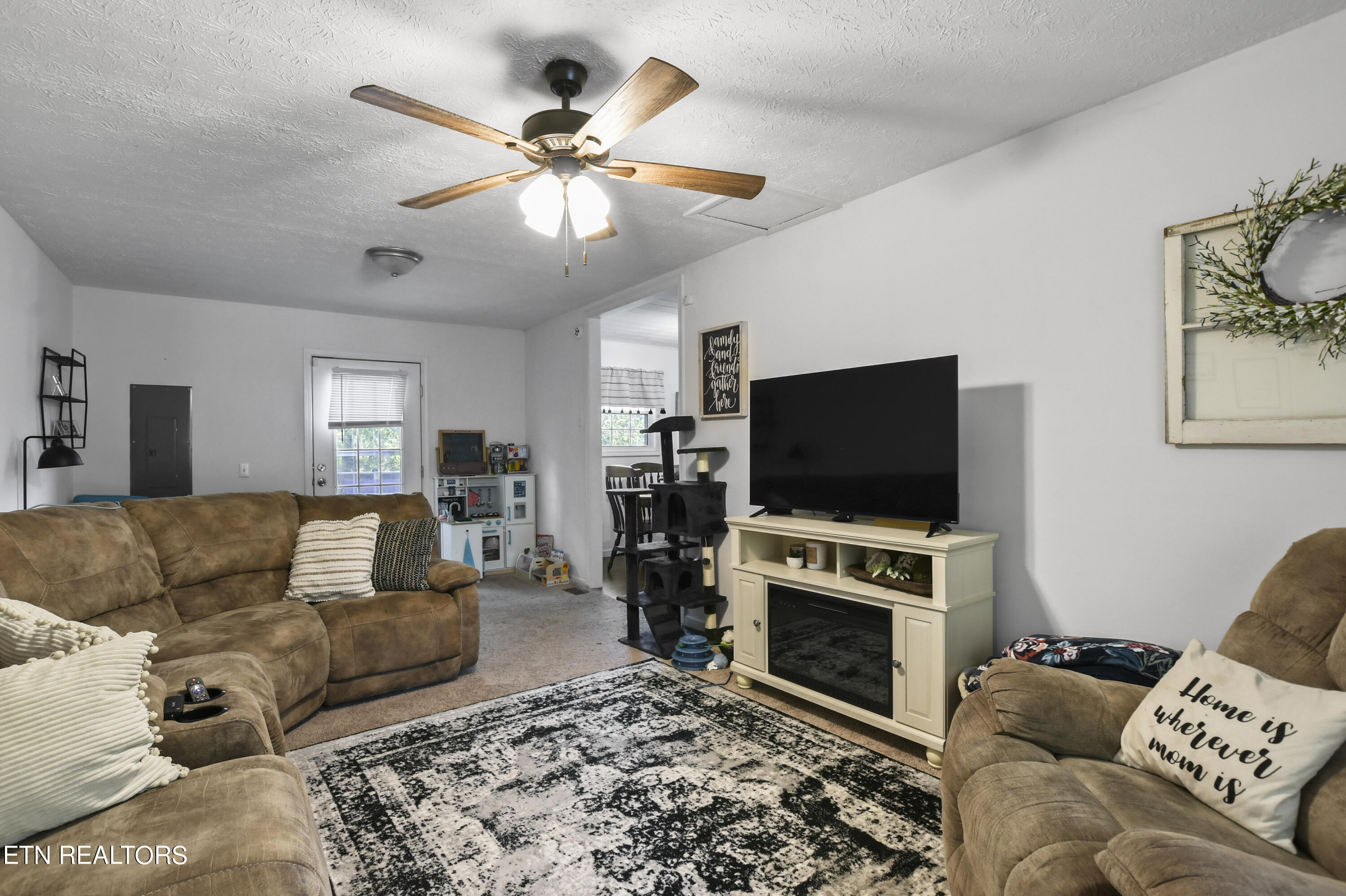 116 Tan Bark Lane, LaFollette