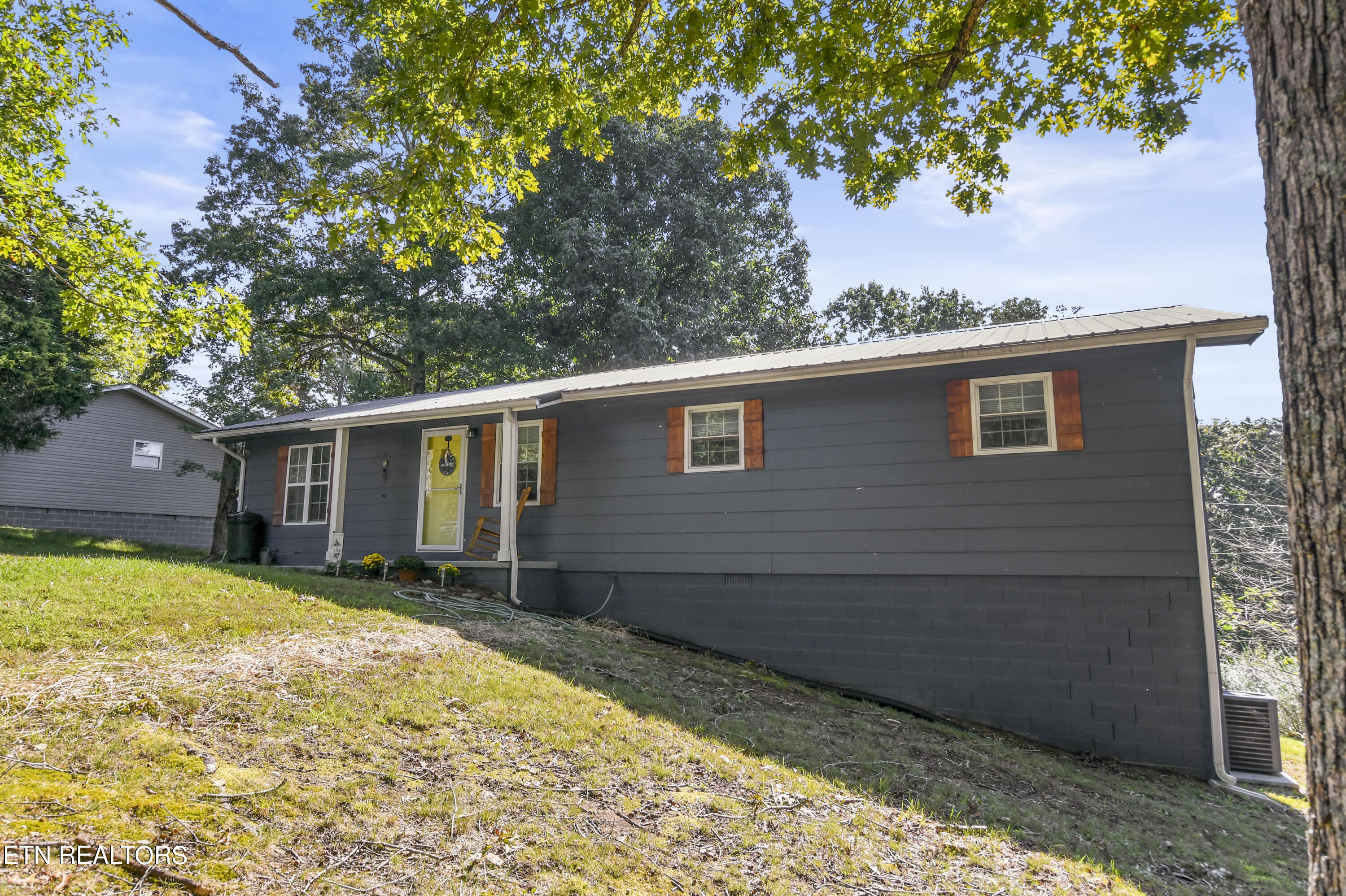 116 Tan Bark Lane, LaFollette