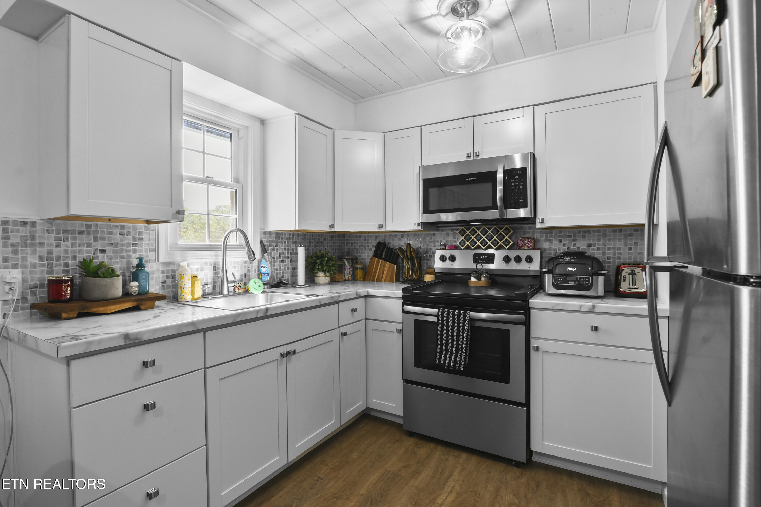 116 Tan Bark Lane, LaFollette