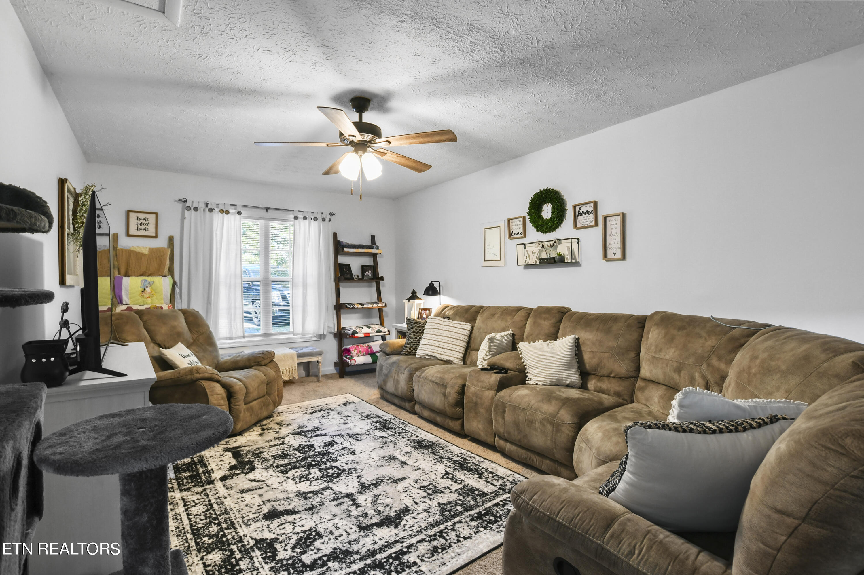 116 Tan Bark Lane, LaFollette