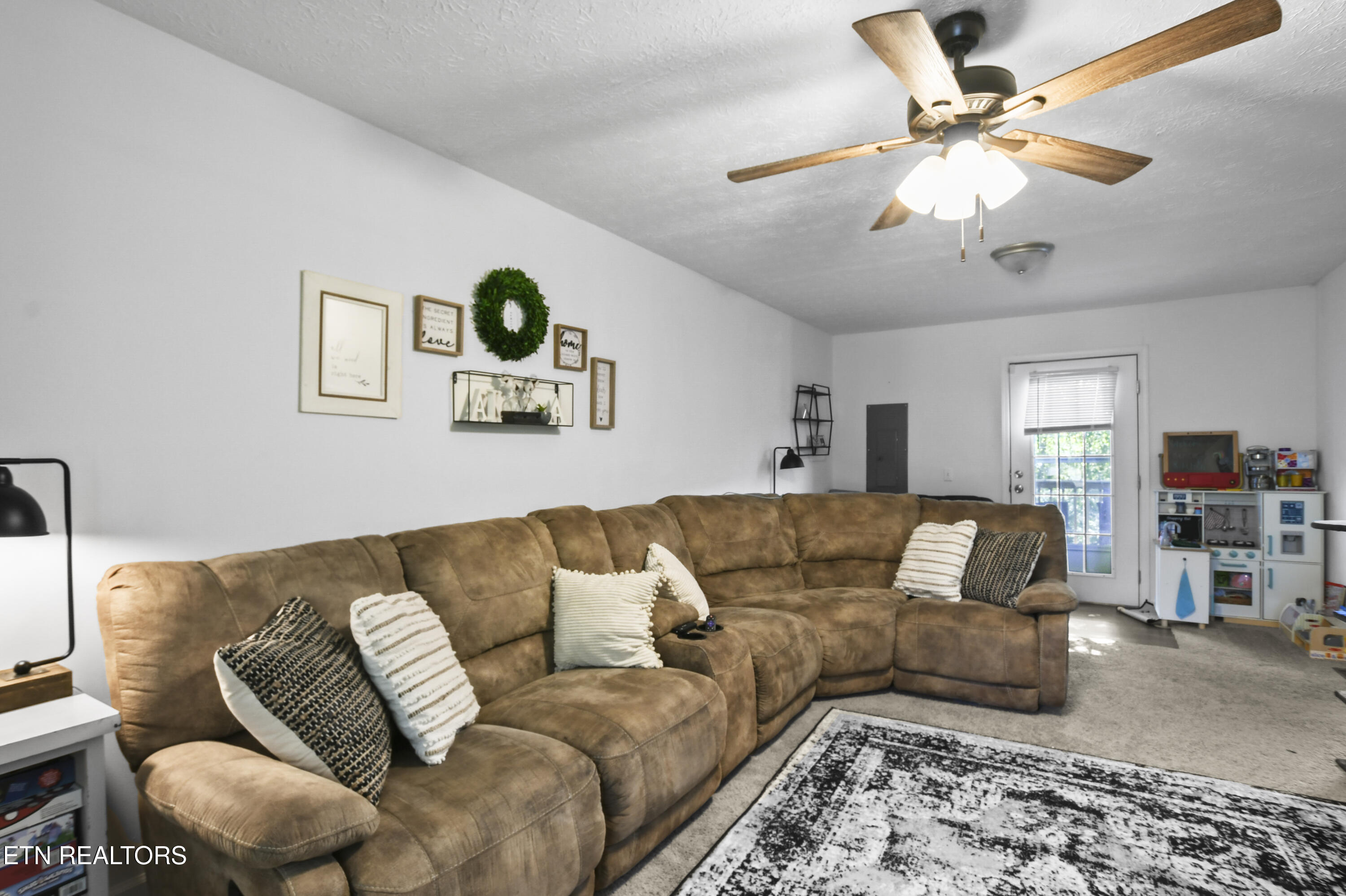 116 Tan Bark Lane, LaFollette