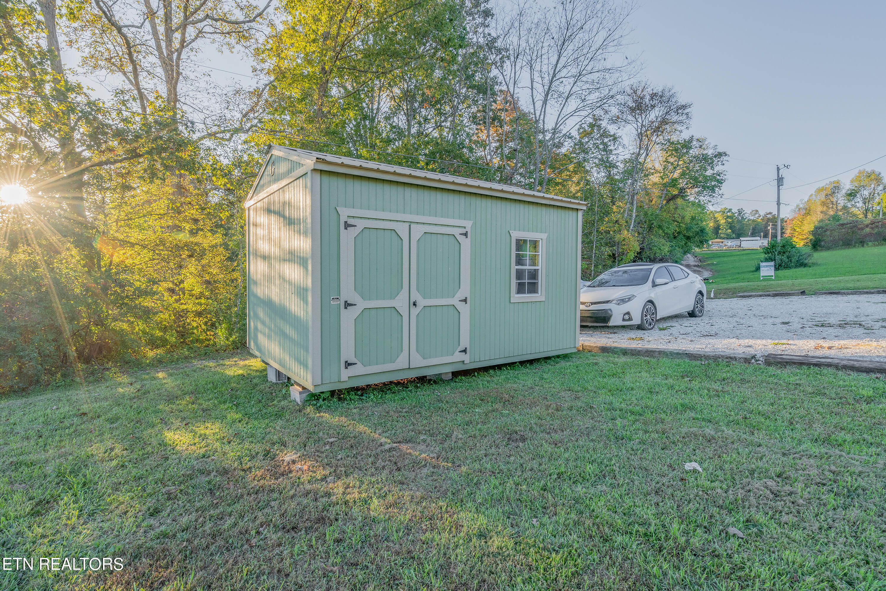 176 Woodfield Lane, LaFollette