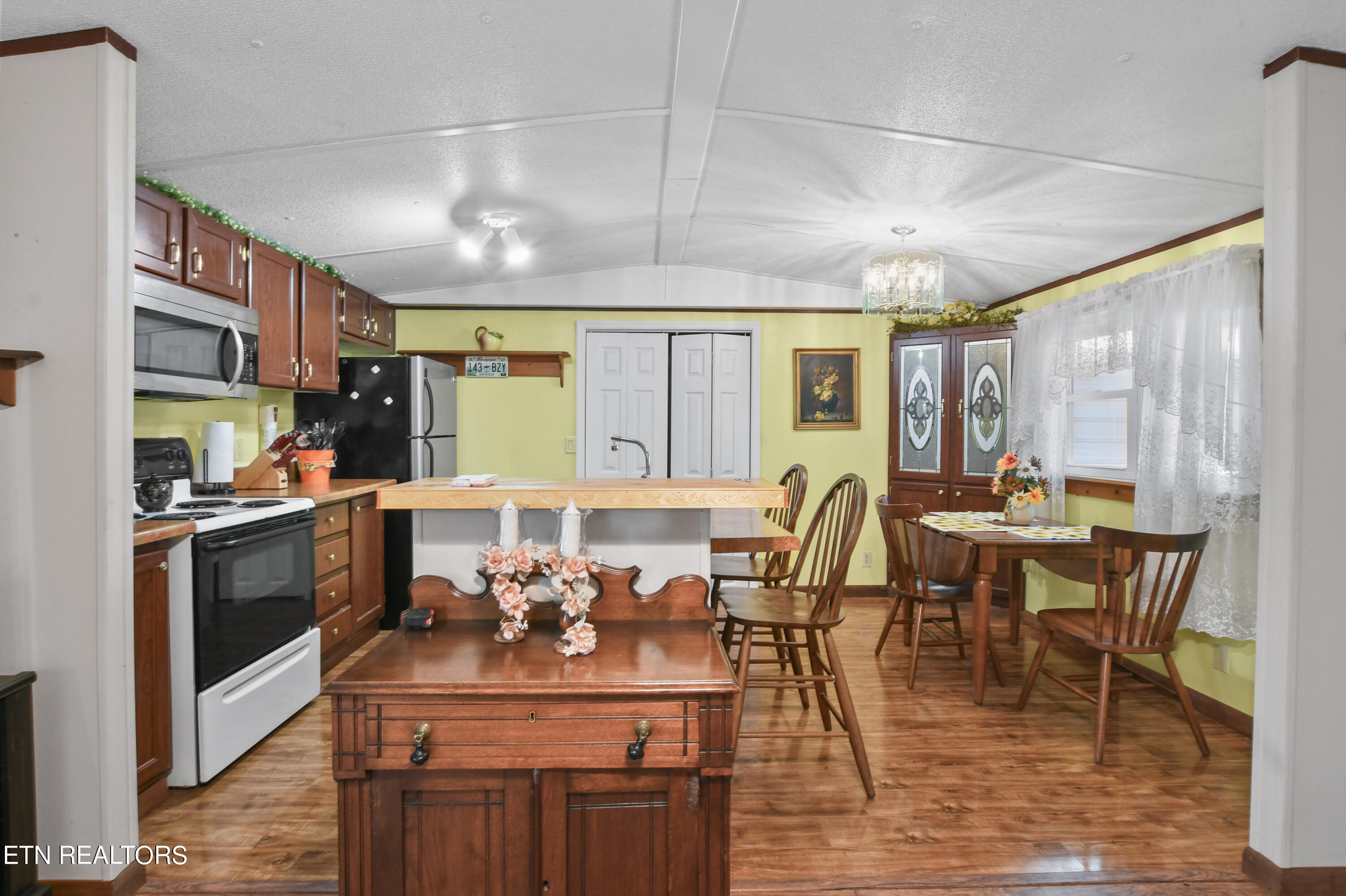 128 Davis Rd, LaFollette