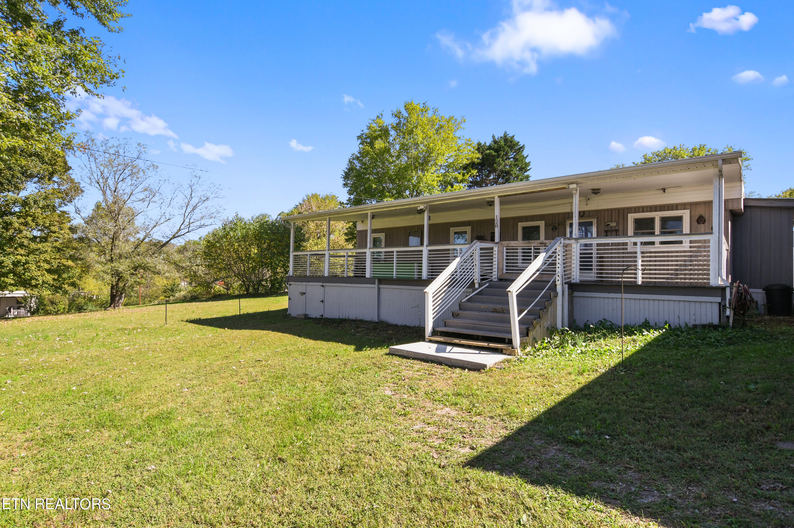 128 Davis Rd, LaFollette