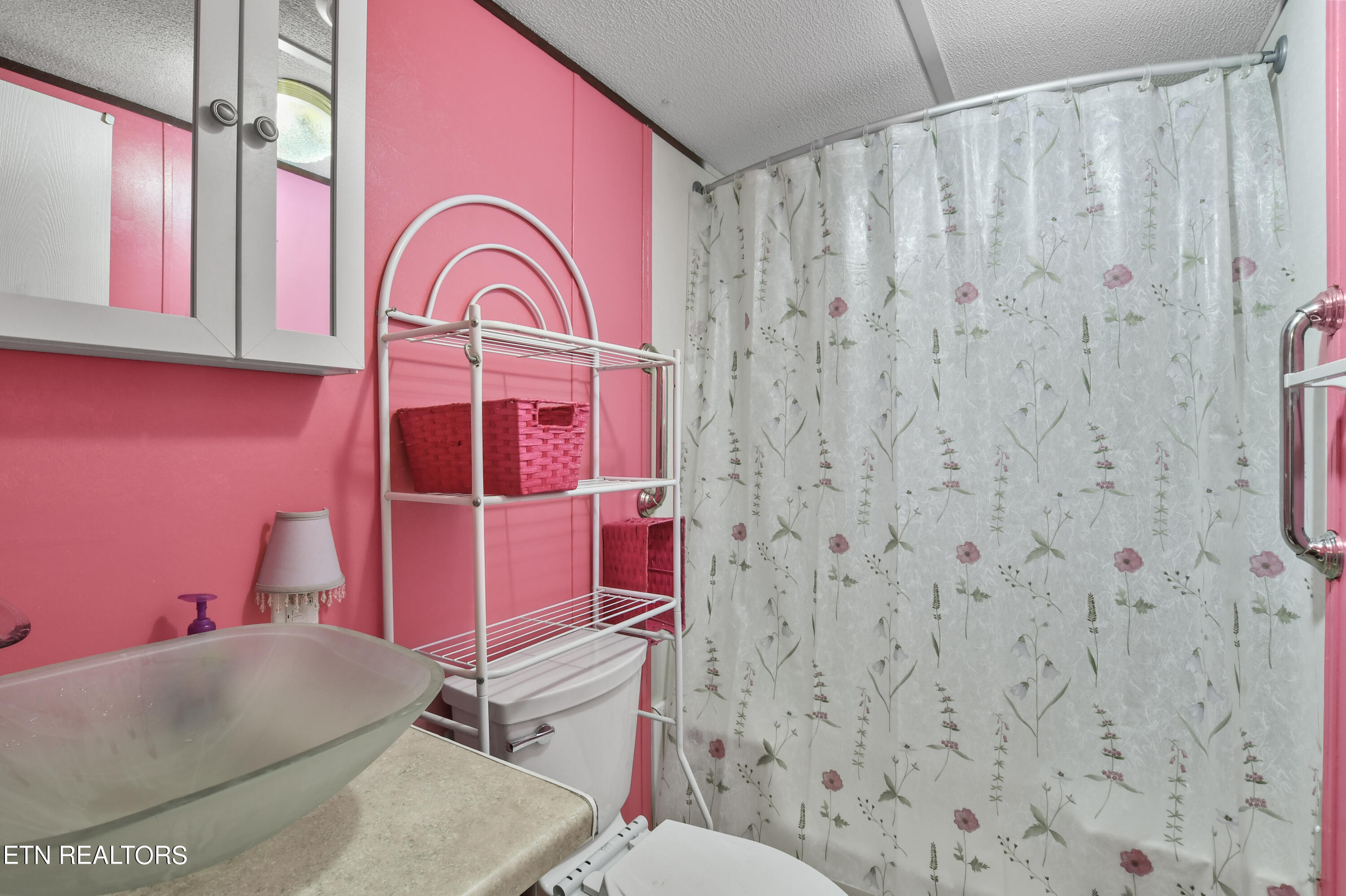 128 Davis Rd, LaFollette