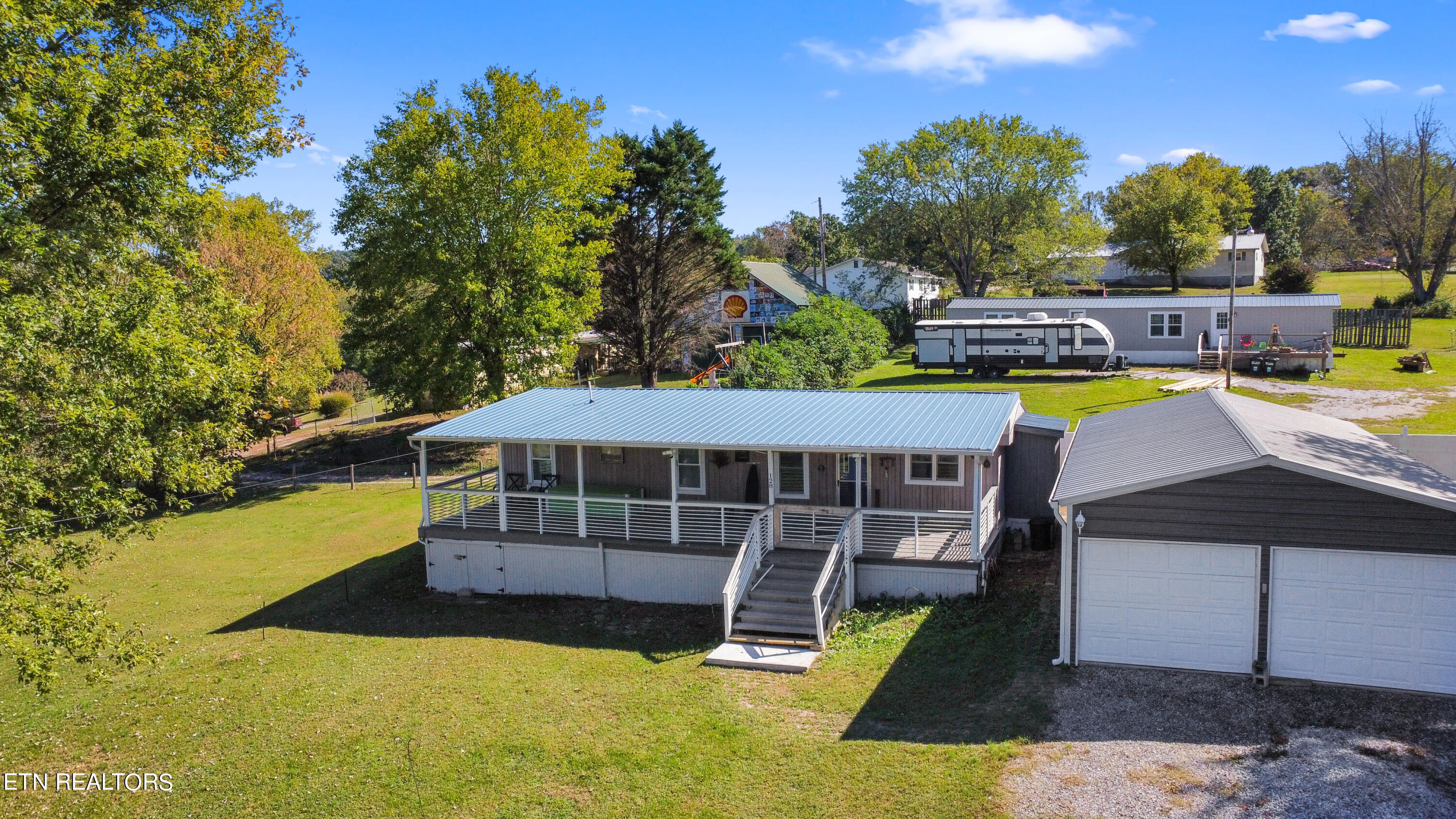 128 Davis Rd, LaFollette