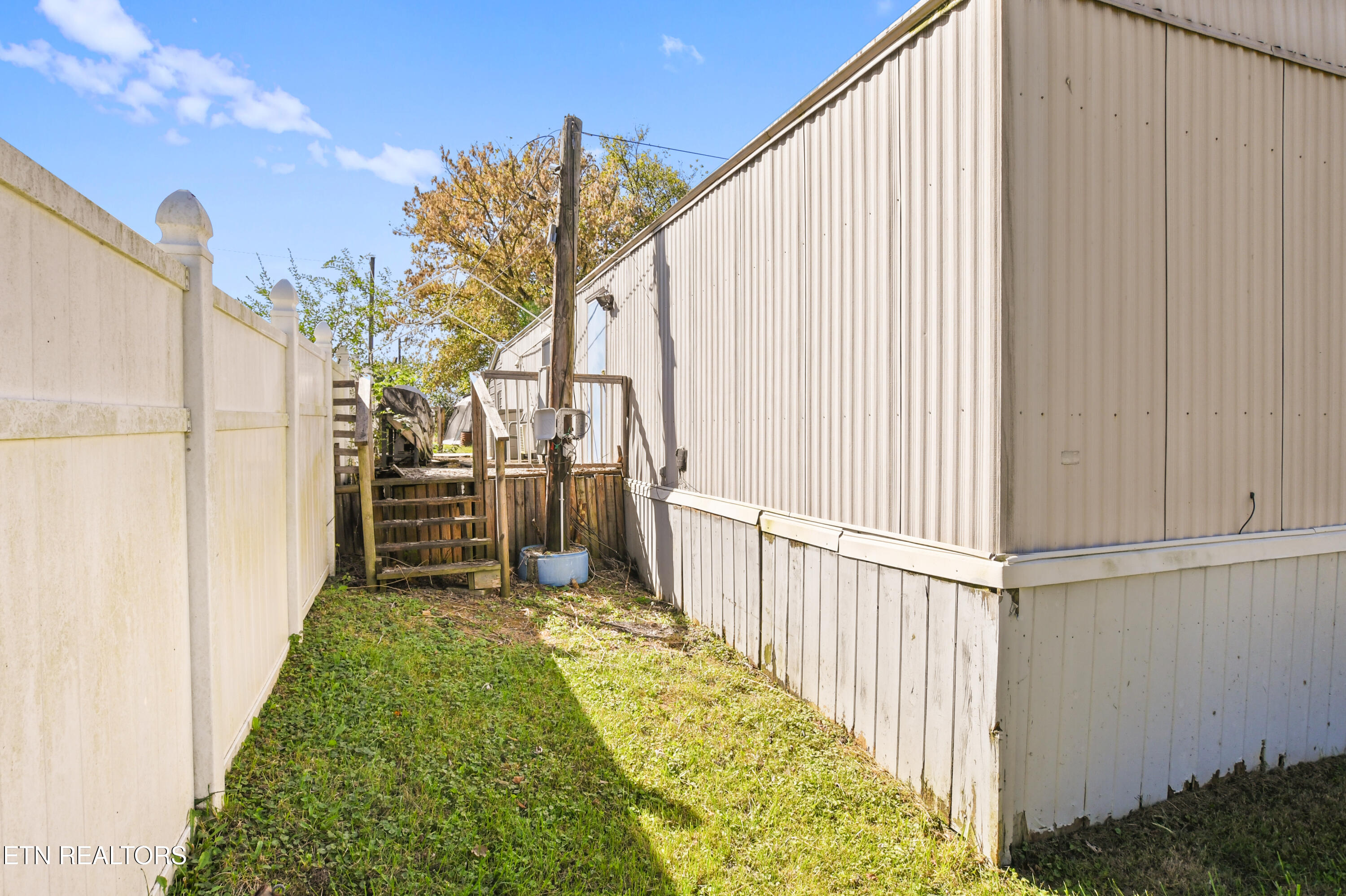 128 Davis Rd, LaFollette