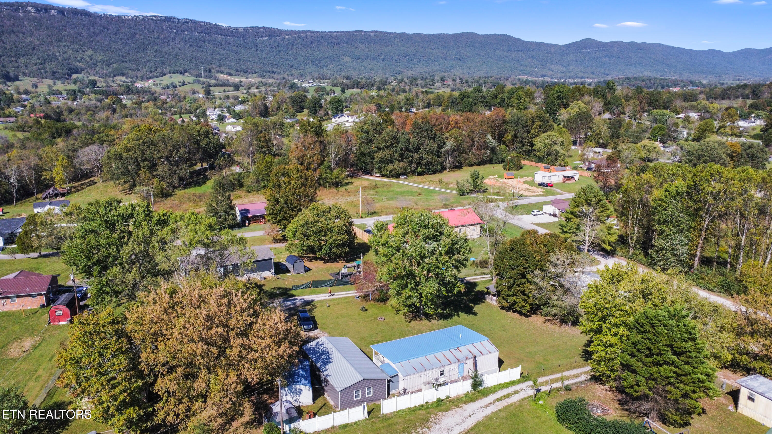 128 Davis Rd, LaFollette