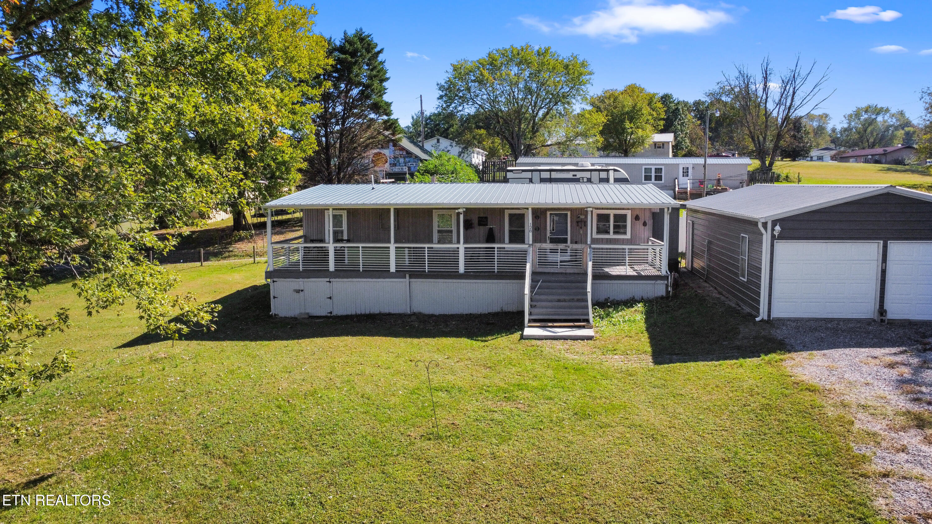 128 Davis Rd, LaFollette