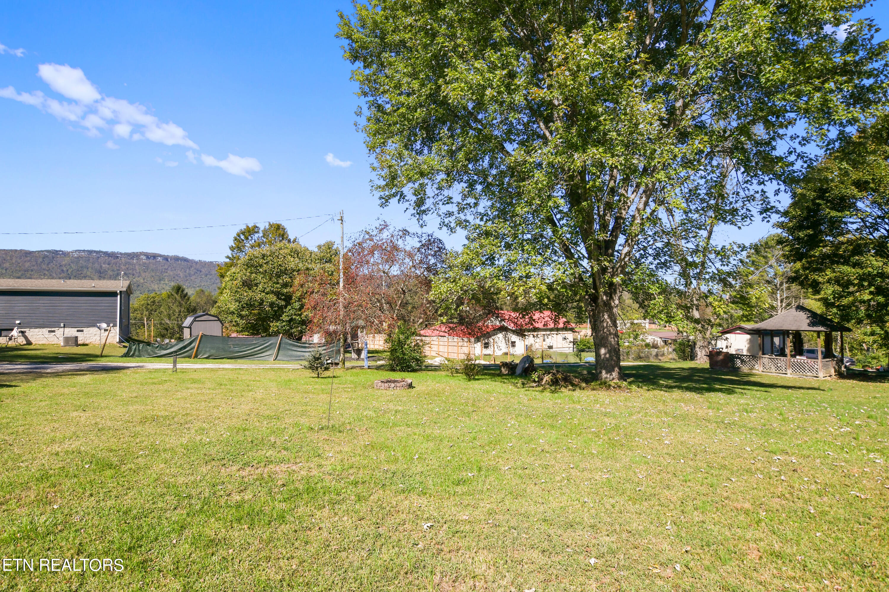 128 Davis Rd, LaFollette