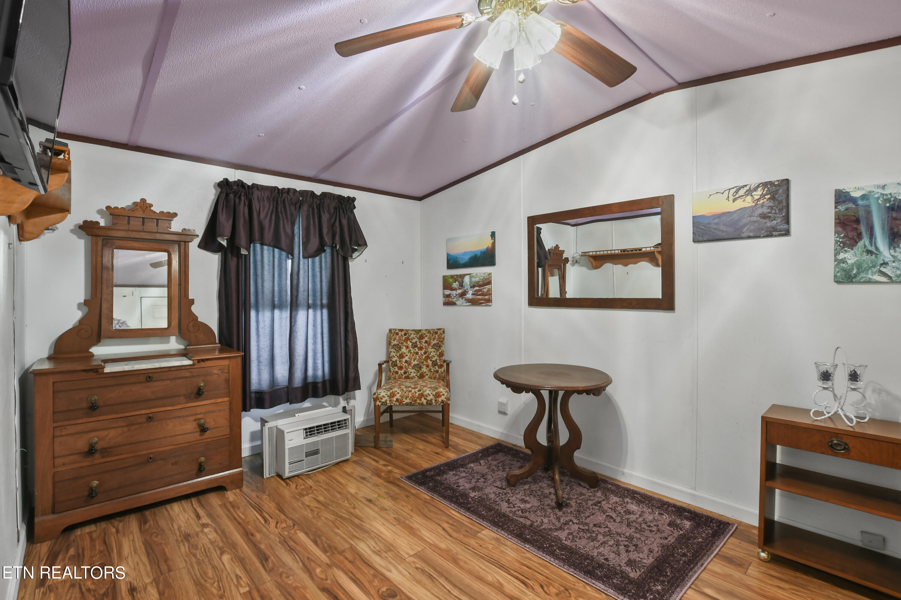 128 Davis Rd, LaFollette