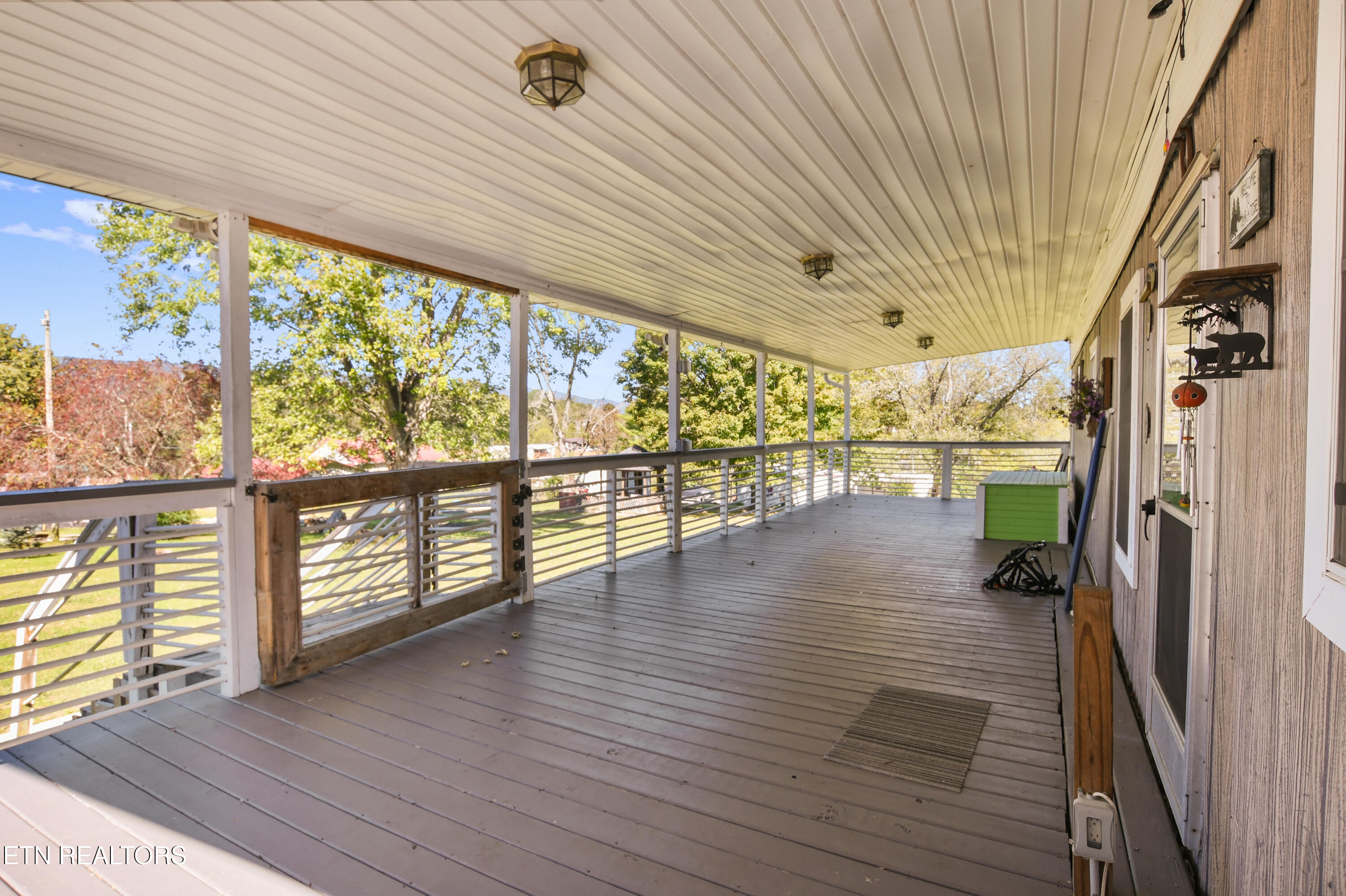 128 Davis Rd, LaFollette