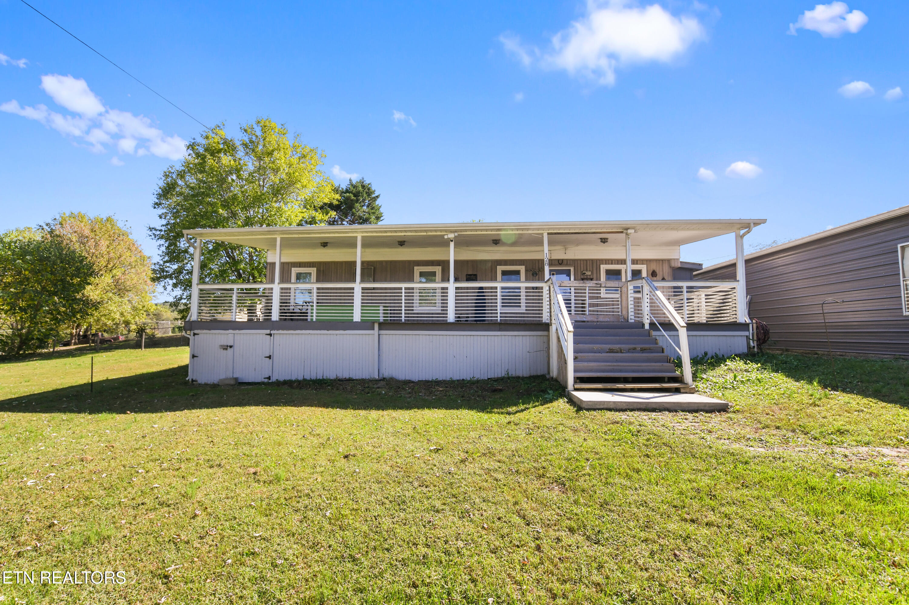 128 Davis Rd, LaFollette