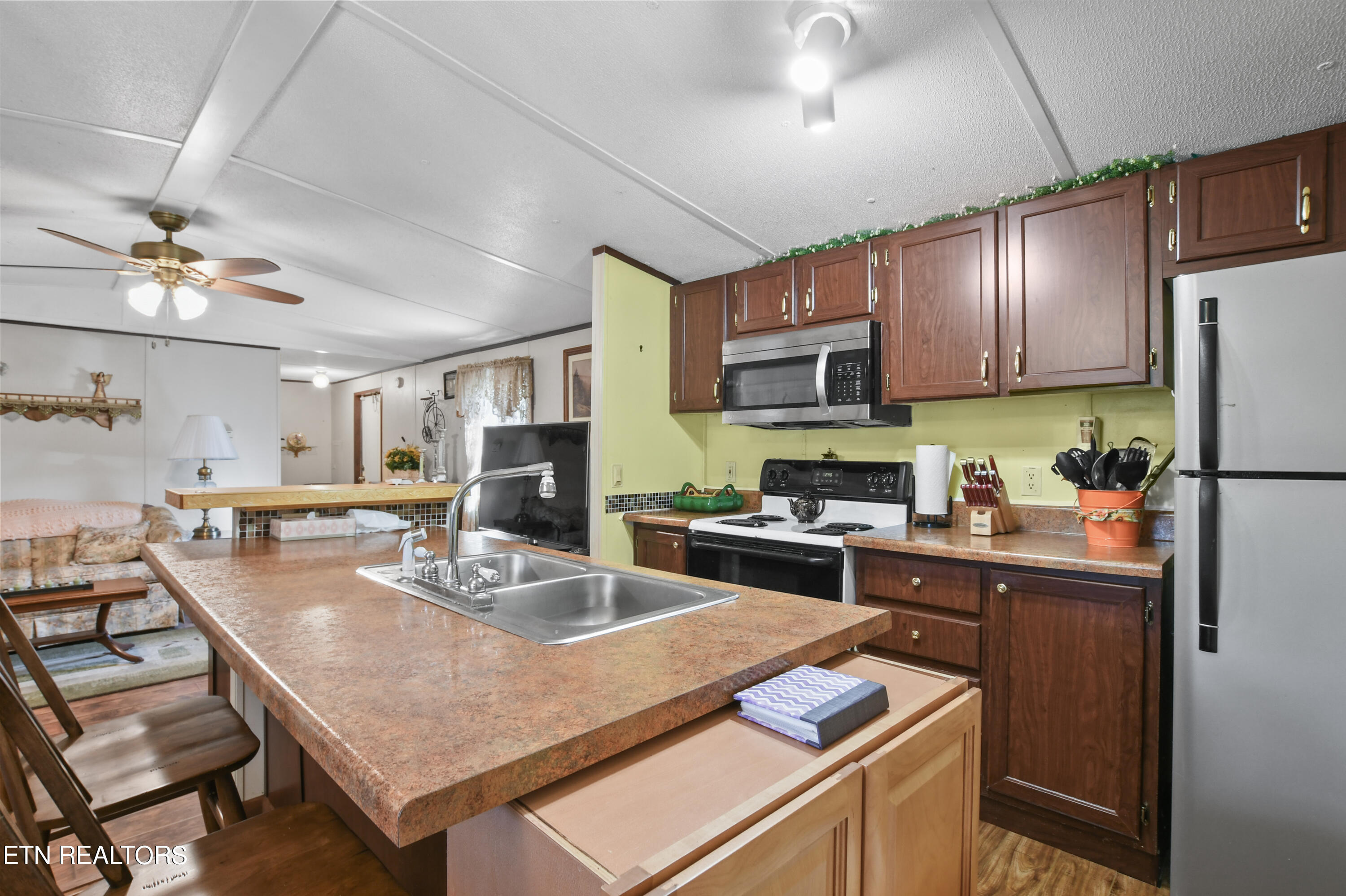 128 Davis Rd, LaFollette