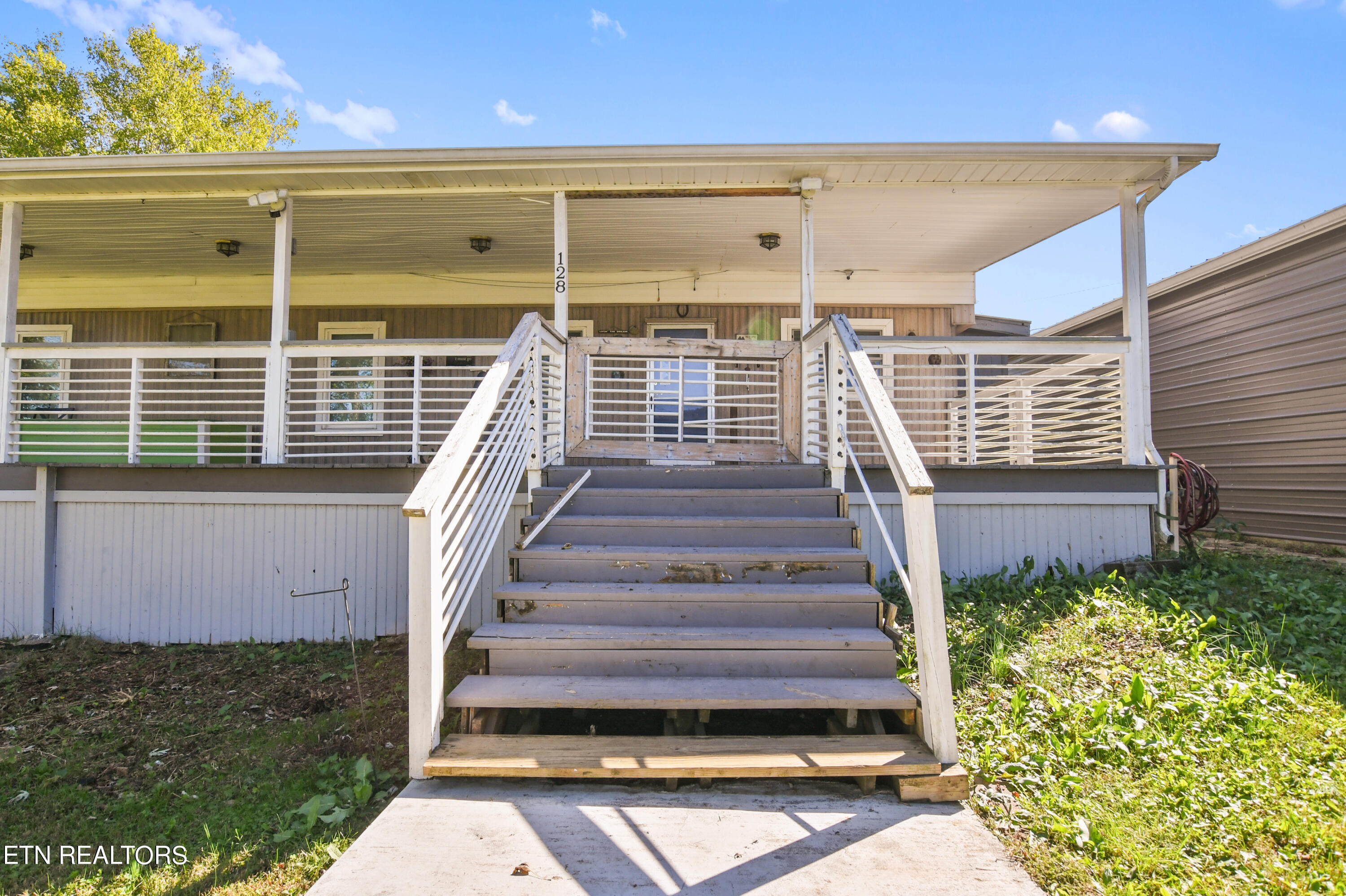 128 Davis Rd, LaFollette