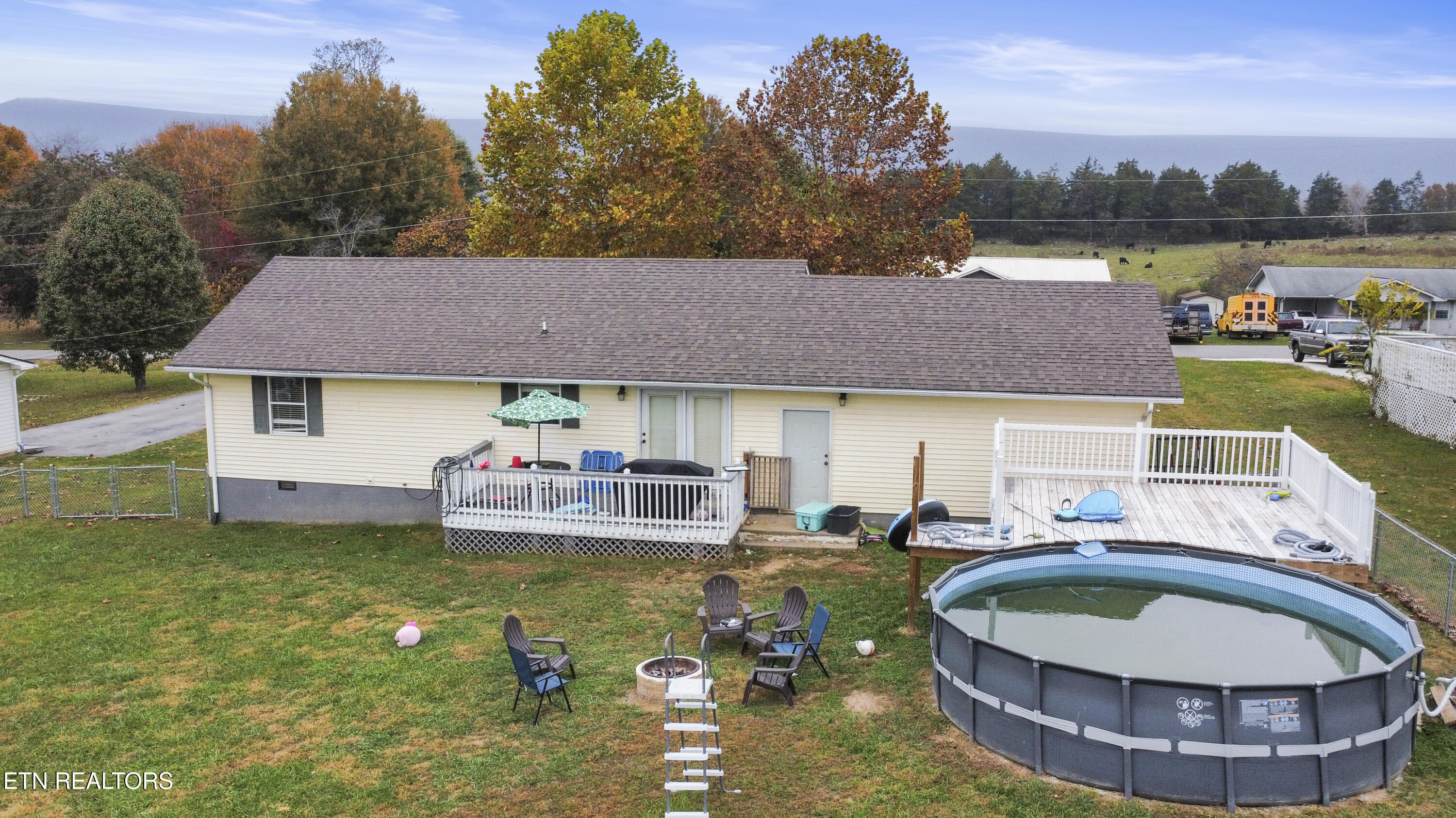 132 Gladefield Drive, LaFollette