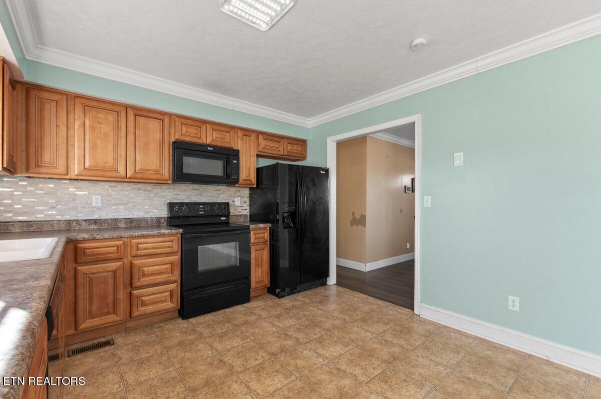 132 Gladefield Drive, LaFollette