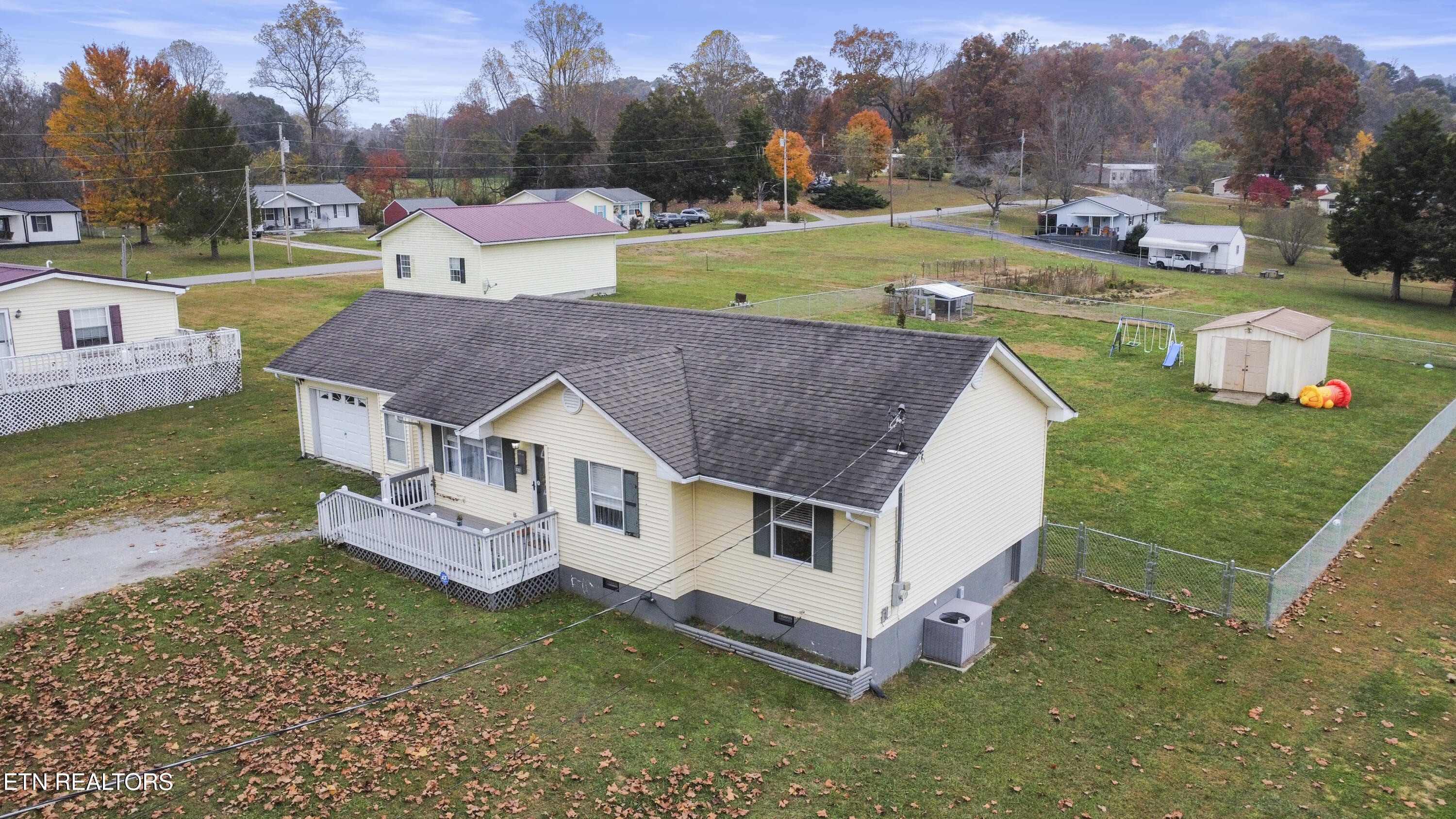 132 Gladefield Drive, LaFollette
