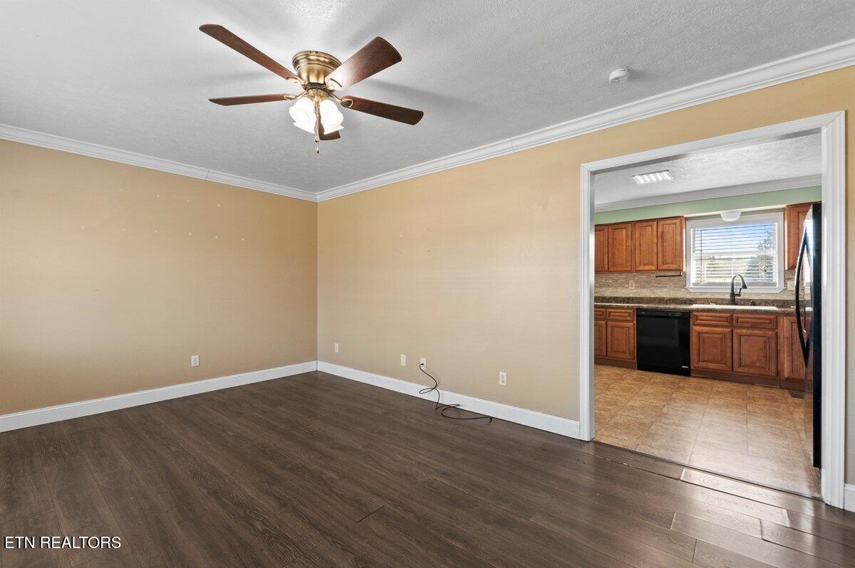 132 Gladefield Drive, LaFollette