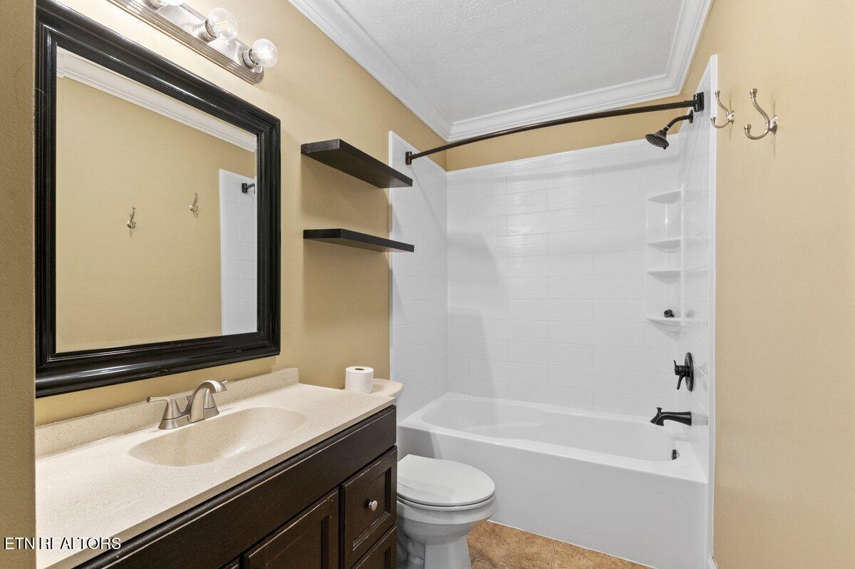 132 Gladefield Drive, LaFollette