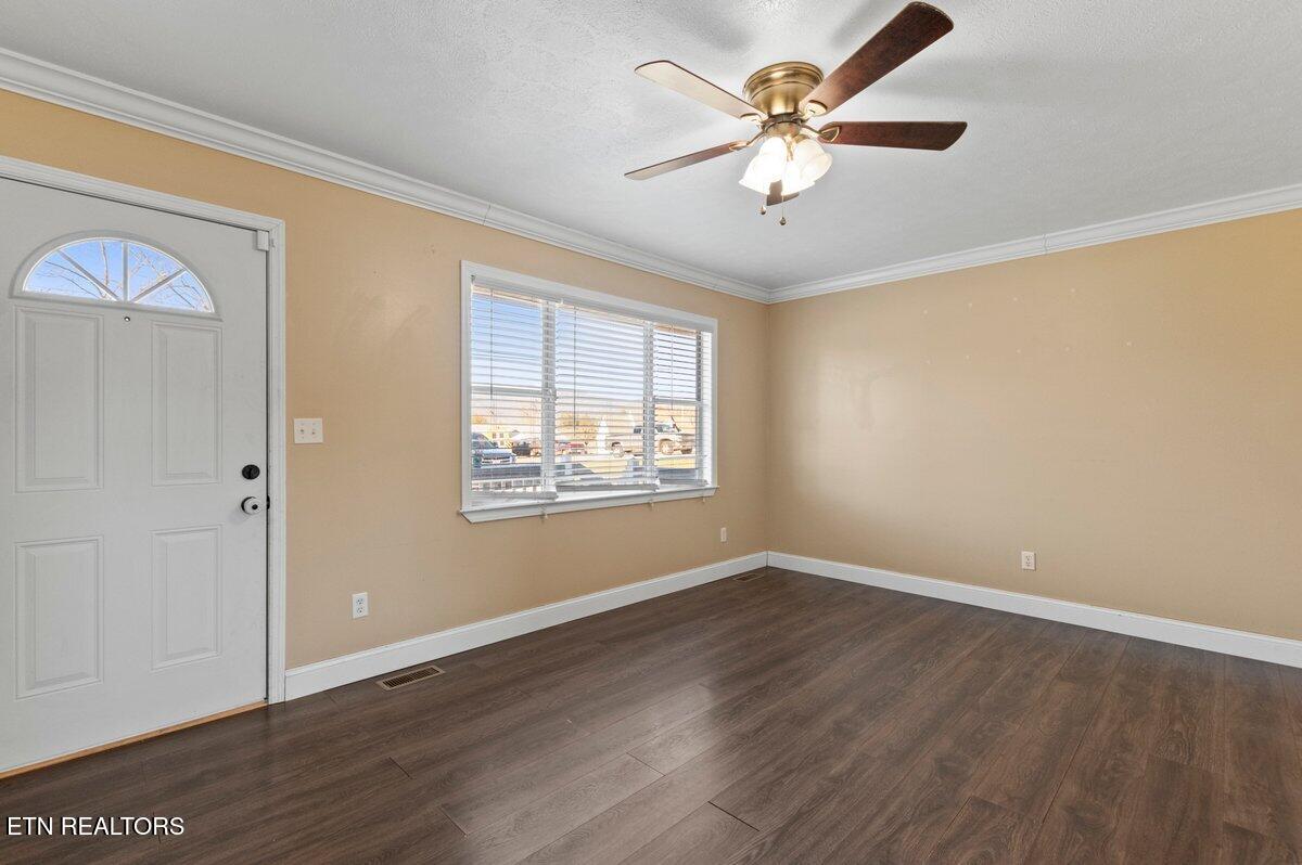 132 Gladefield Drive, LaFollette