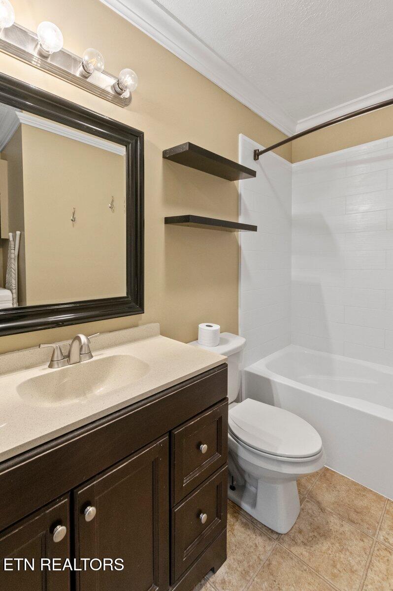 132 Gladefield Drive, LaFollette