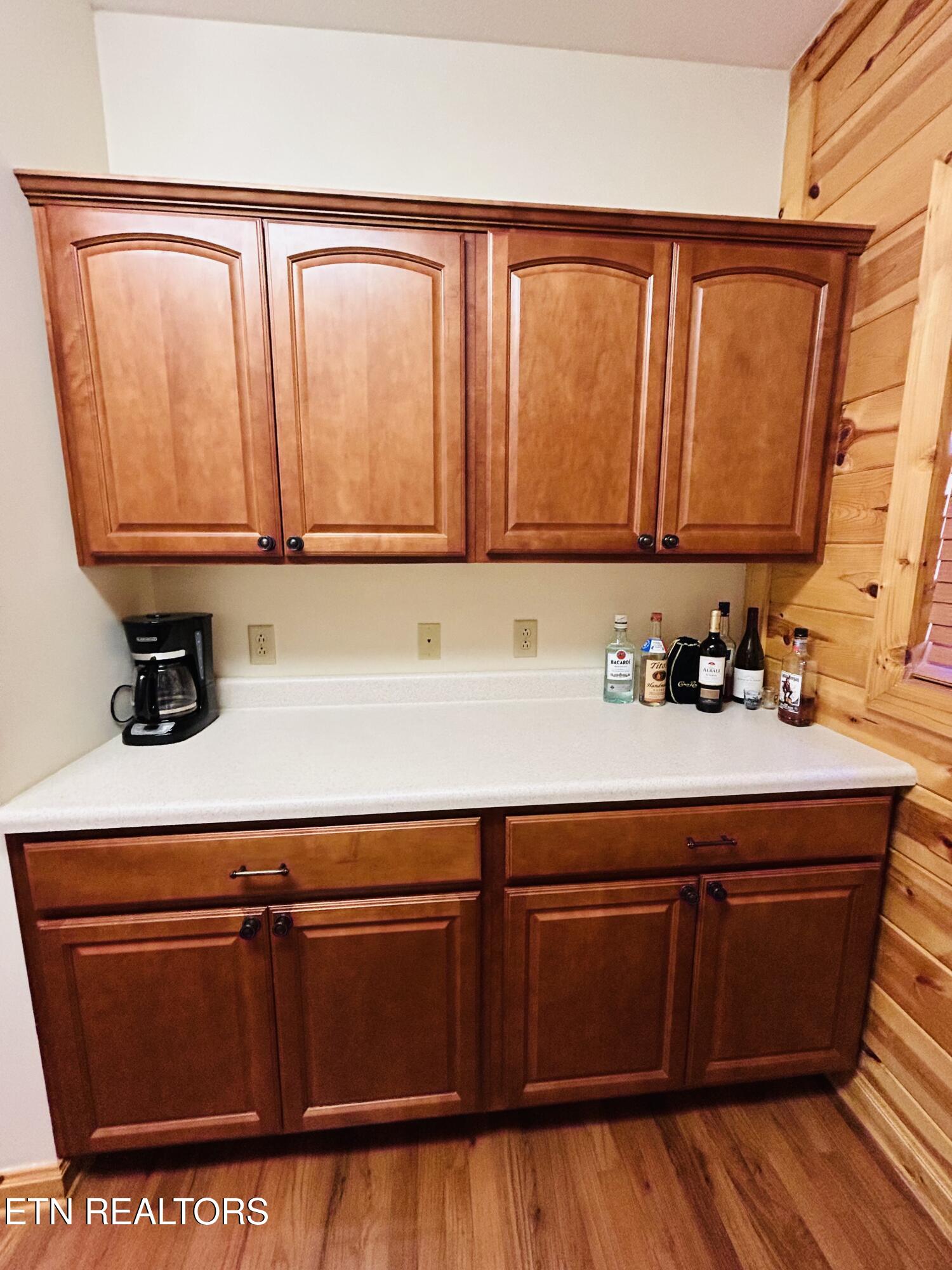 113 Evergreen Circle, 1