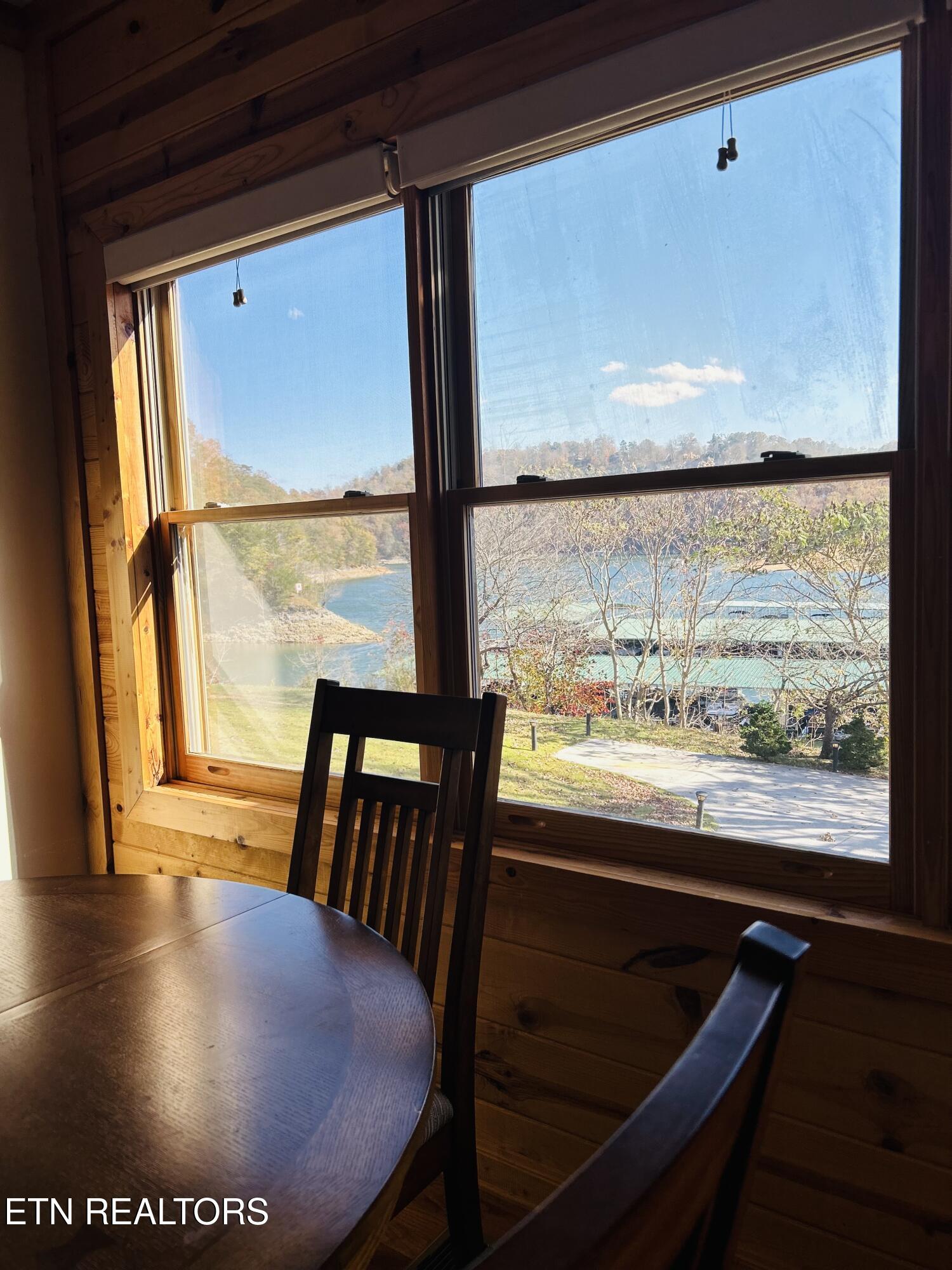 113 Evergreen Circle, 1