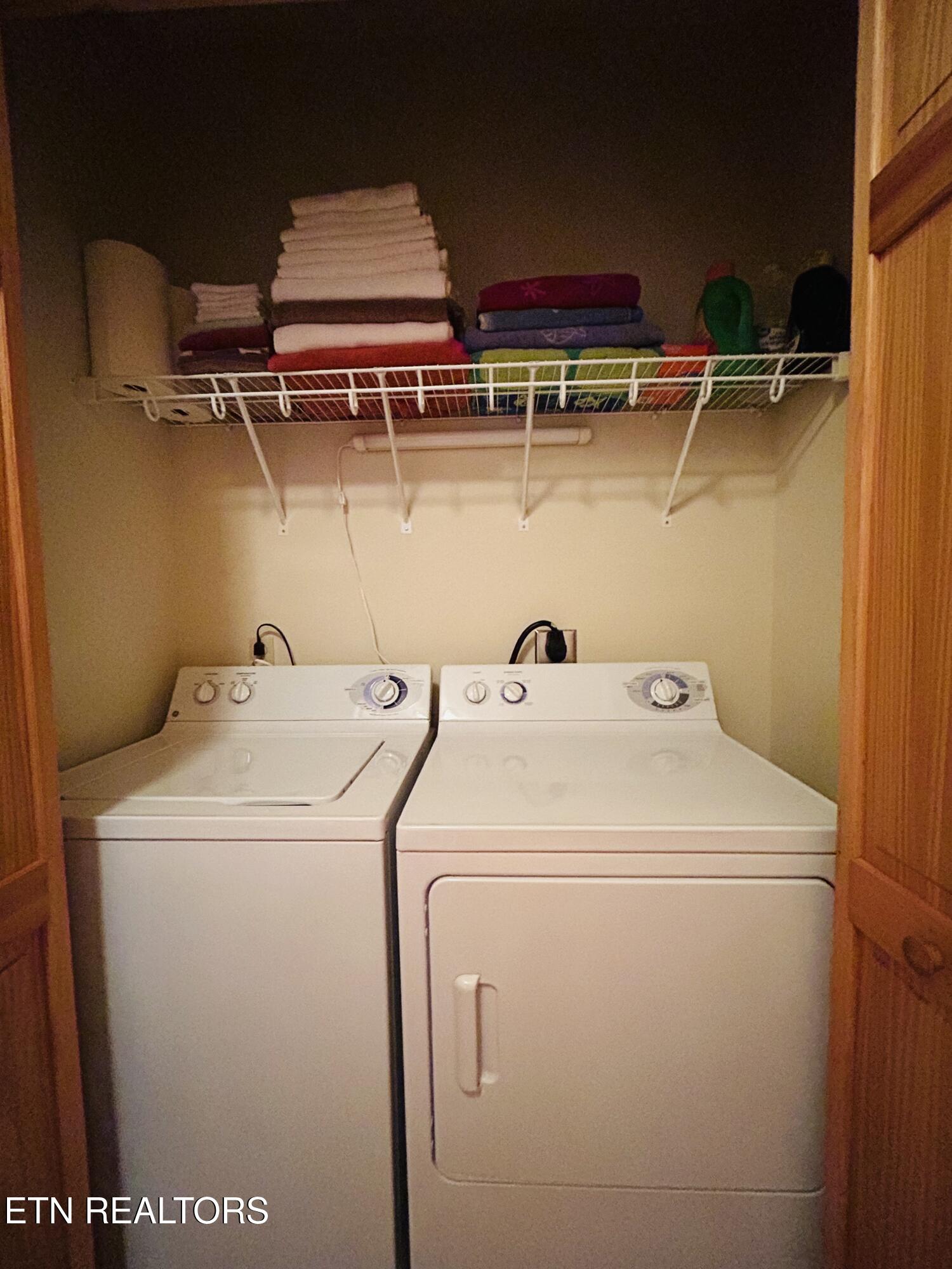 113 Evergreen Circle, 1