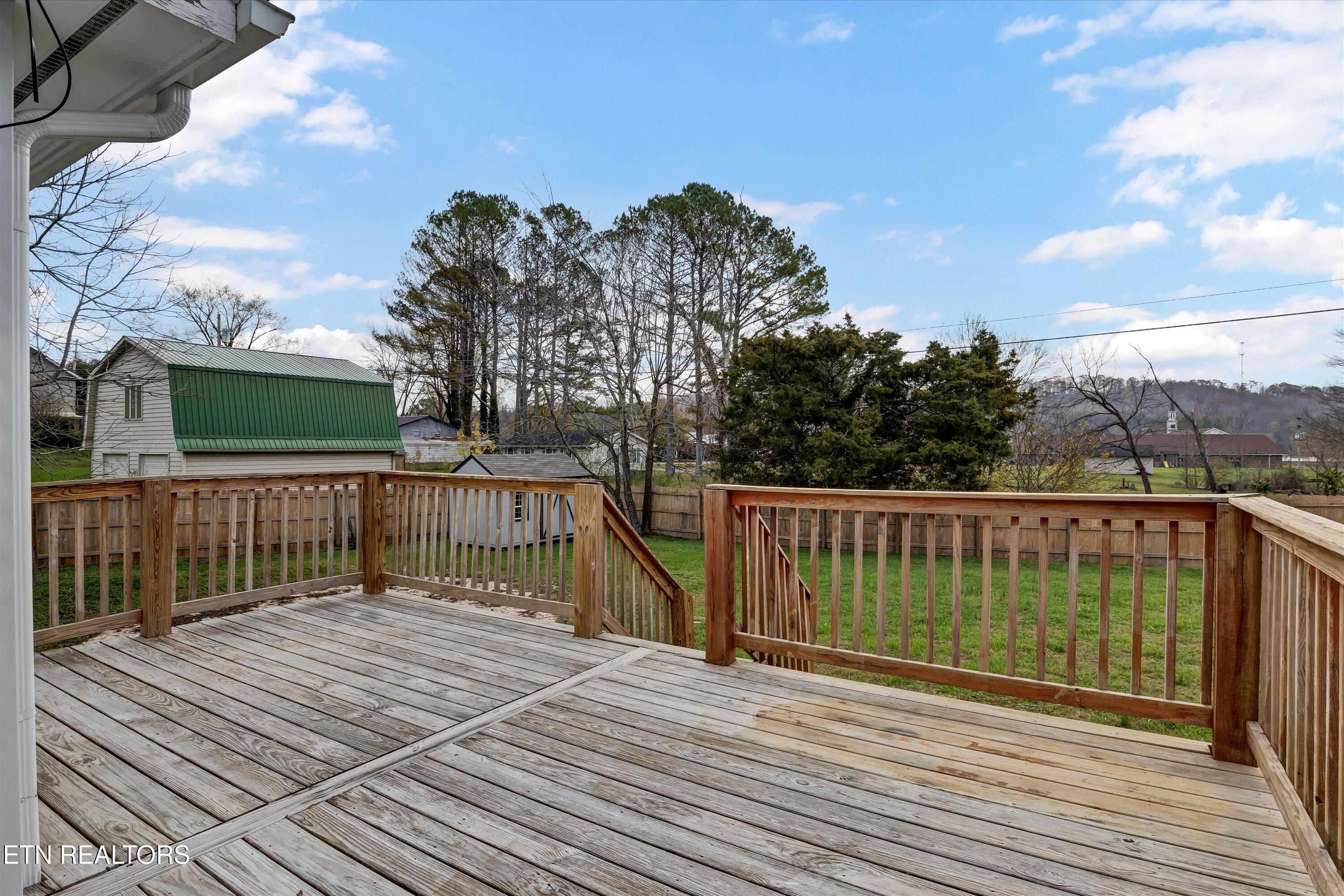 1622 Back Valley Rd, LaFollette