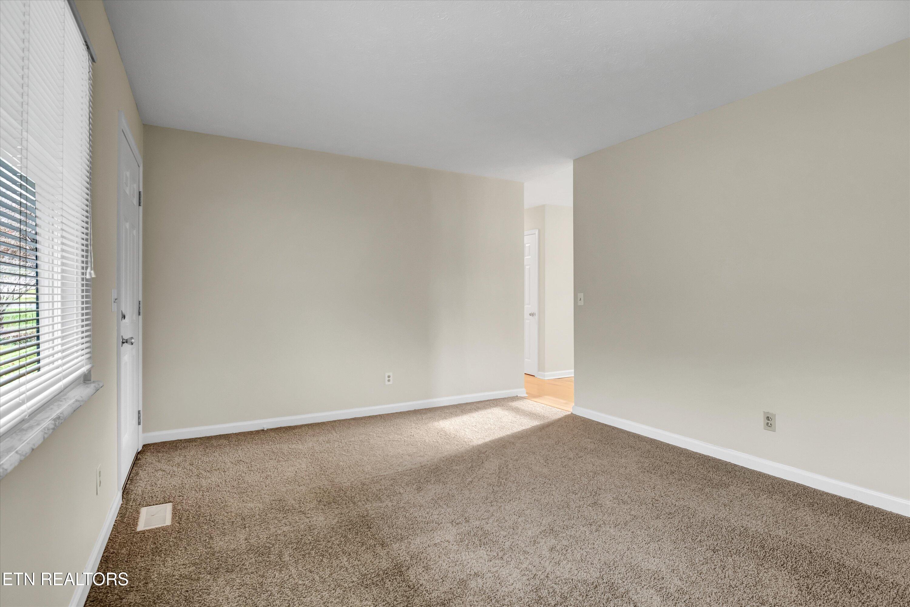 1622 Back Valley Rd, LaFollette