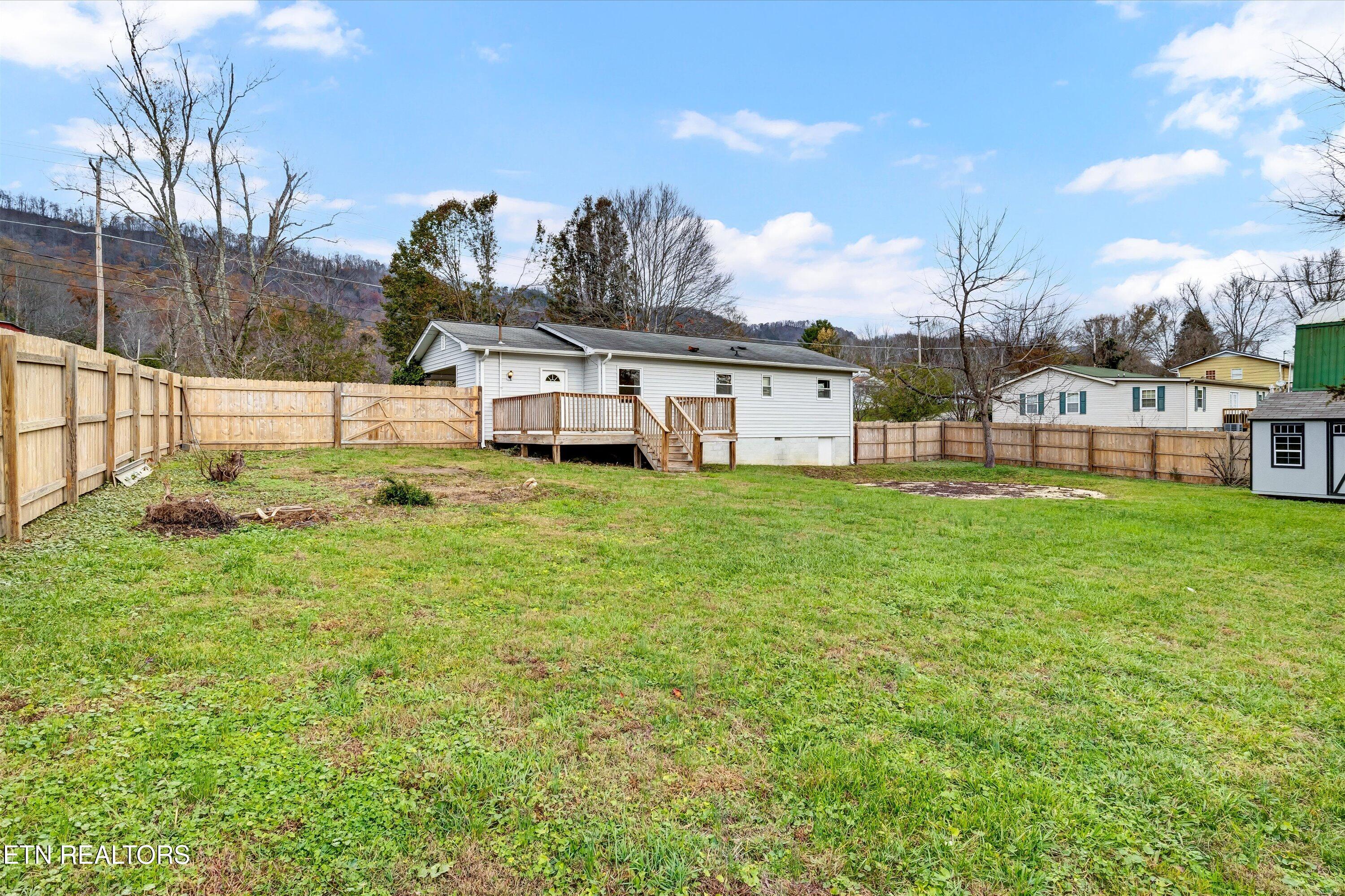 1622 Back Valley Rd, LaFollette