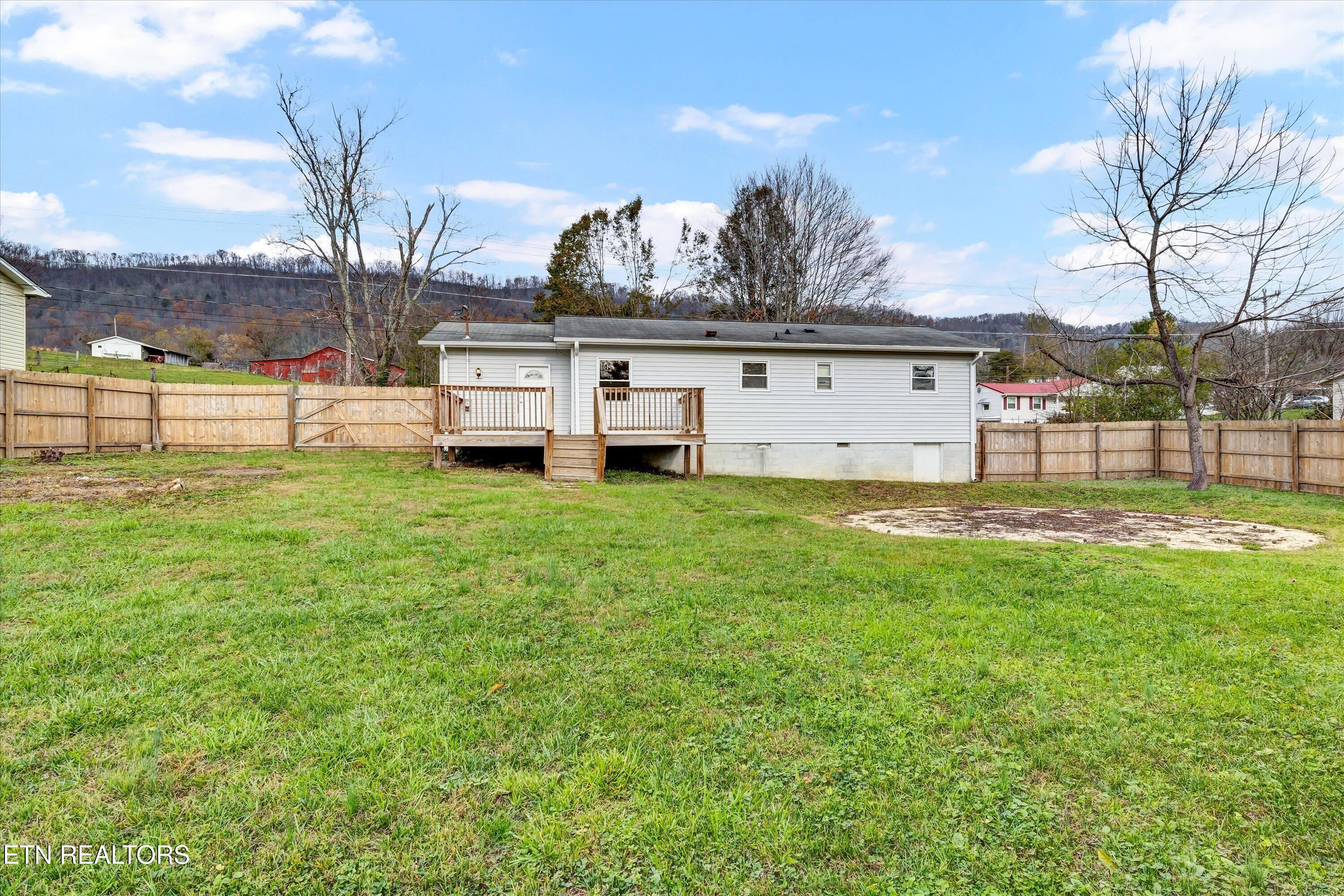 1622 Back Valley Rd, LaFollette