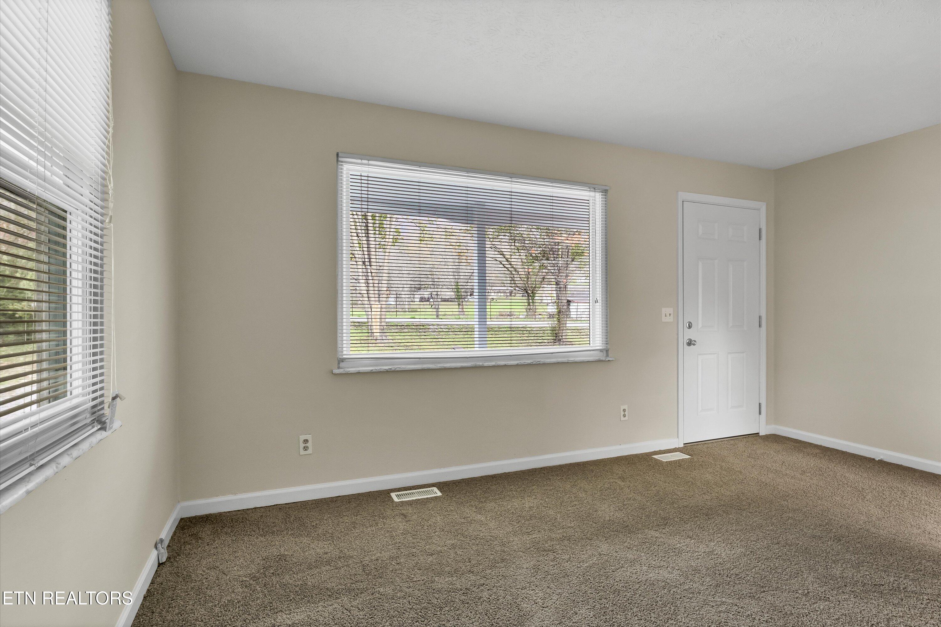 1622 Back Valley Rd, LaFollette