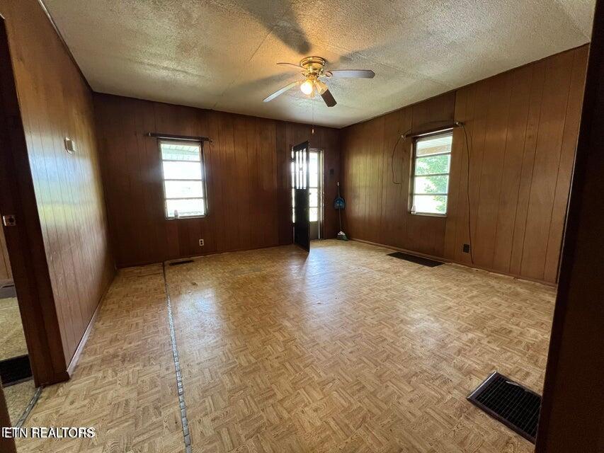 121 Sexton Lane