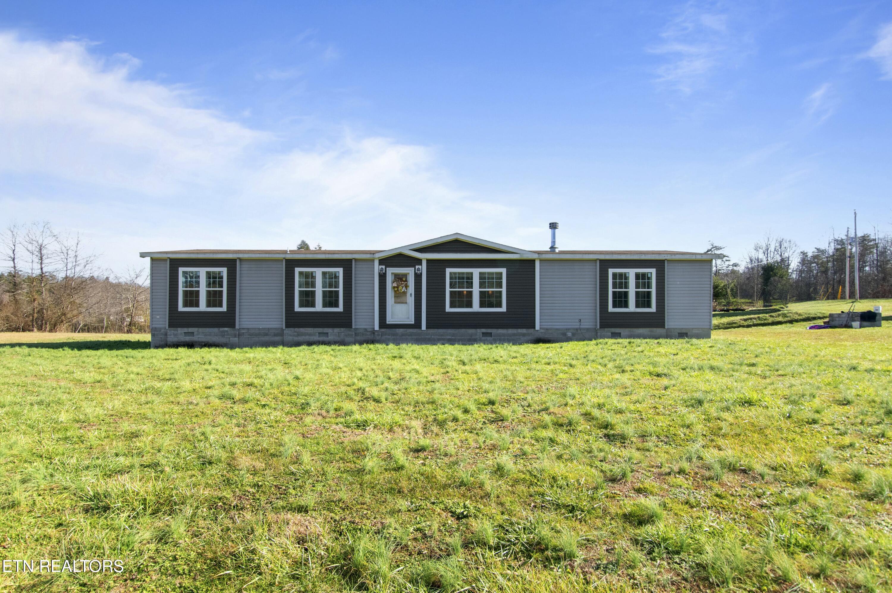 123 Gillis Lane, LaFollette