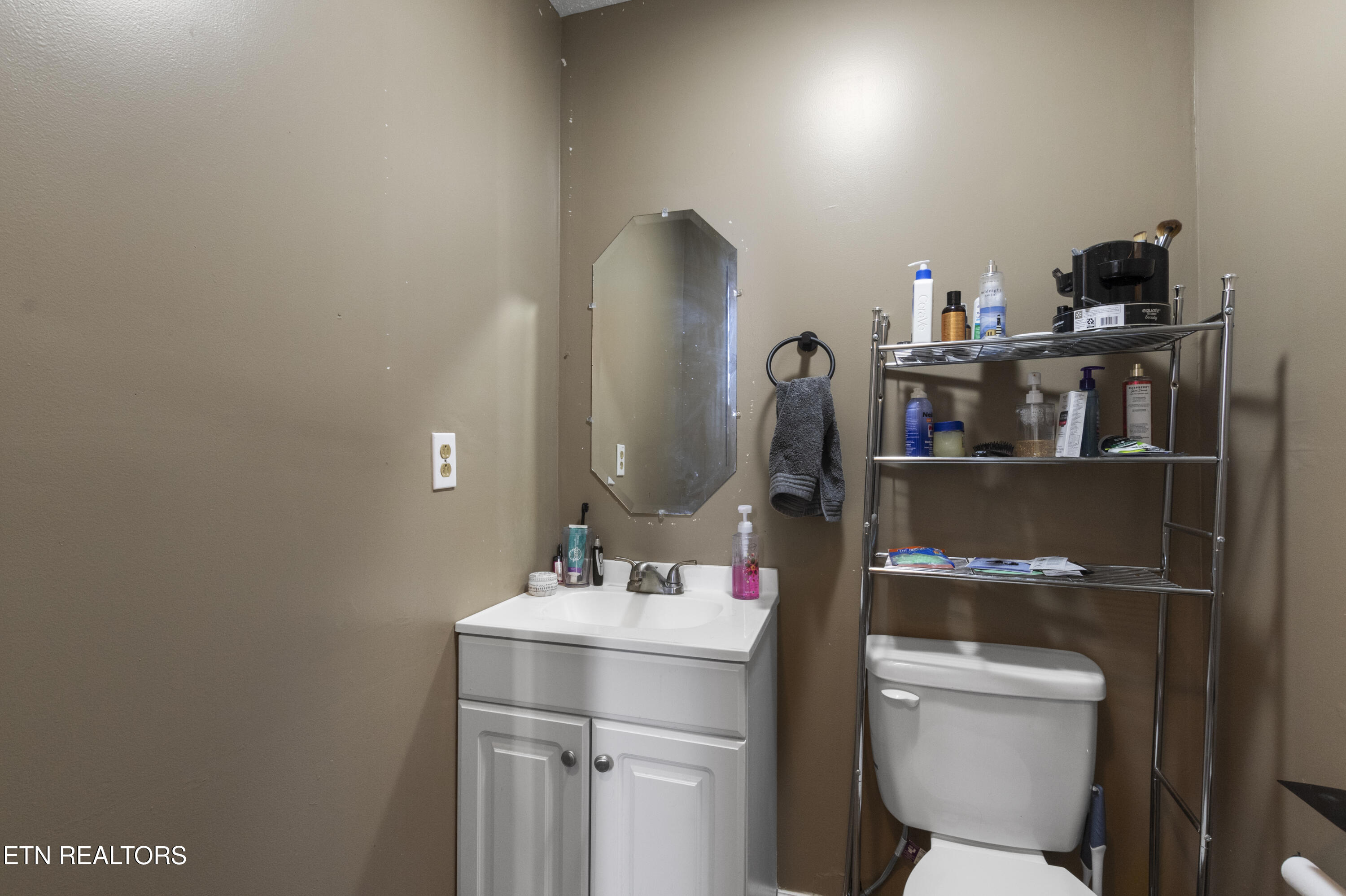 320 Hollifield Drive