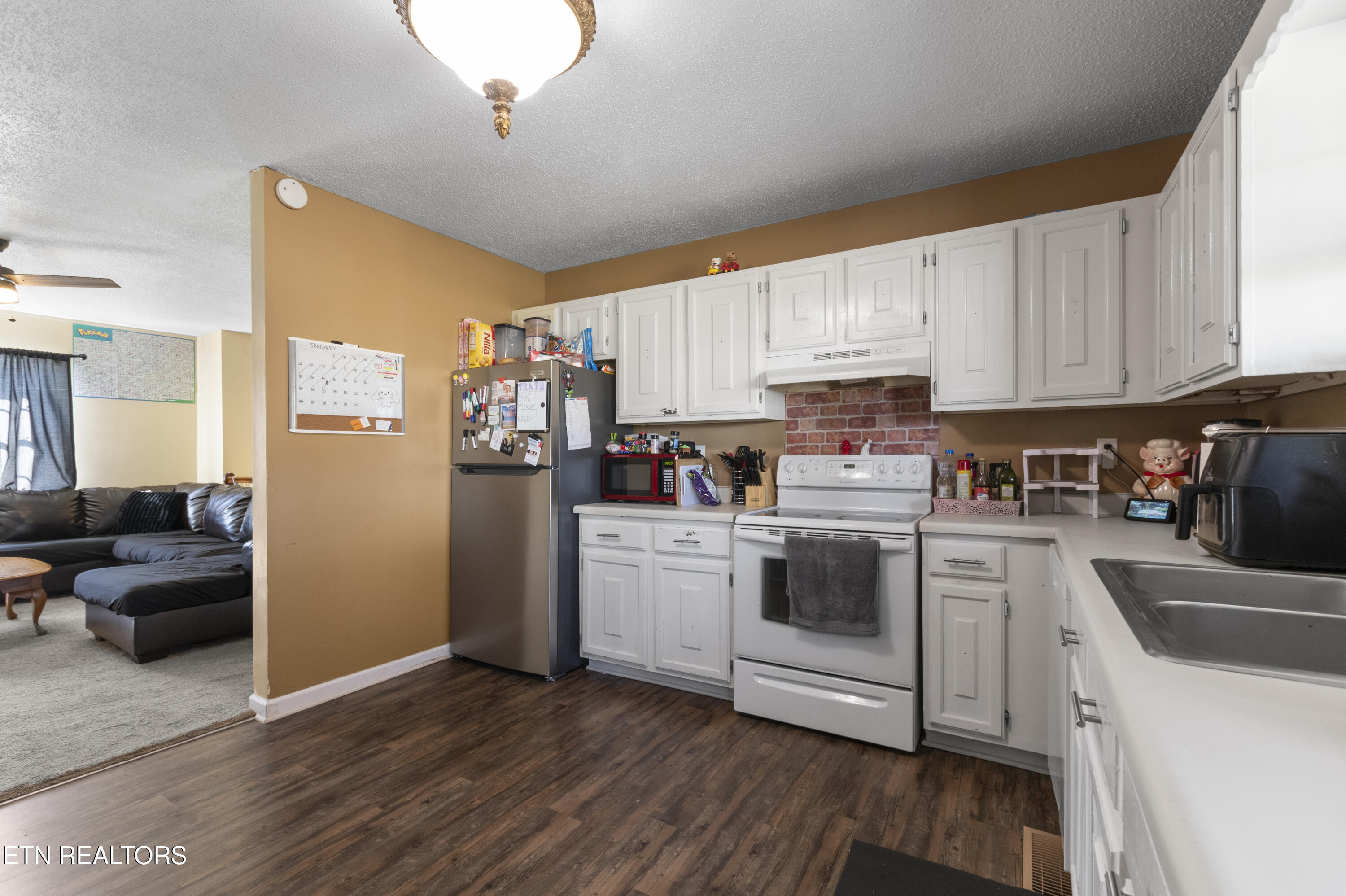 320 Hollifield Drive