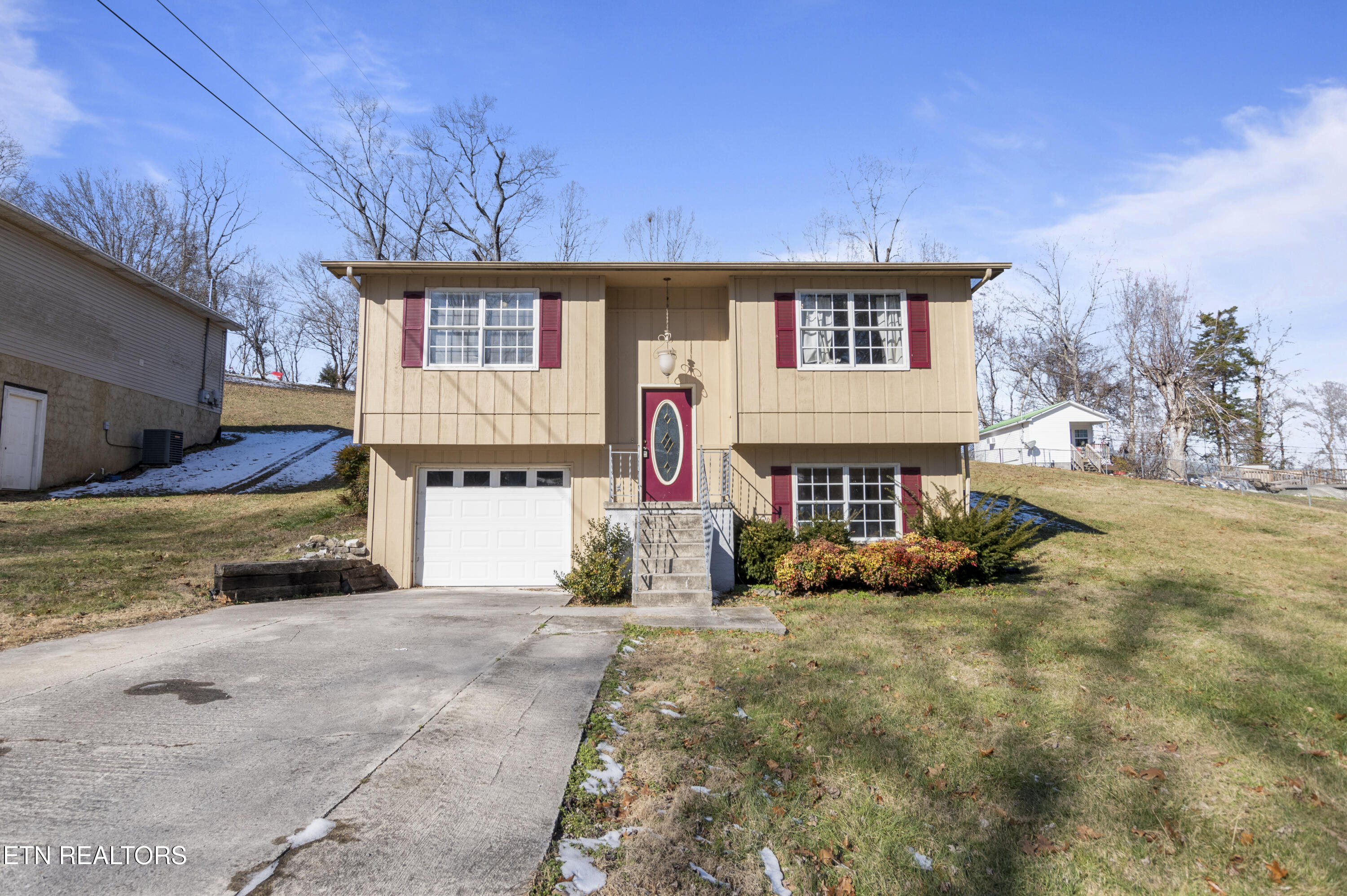 320 Hollifield Drive