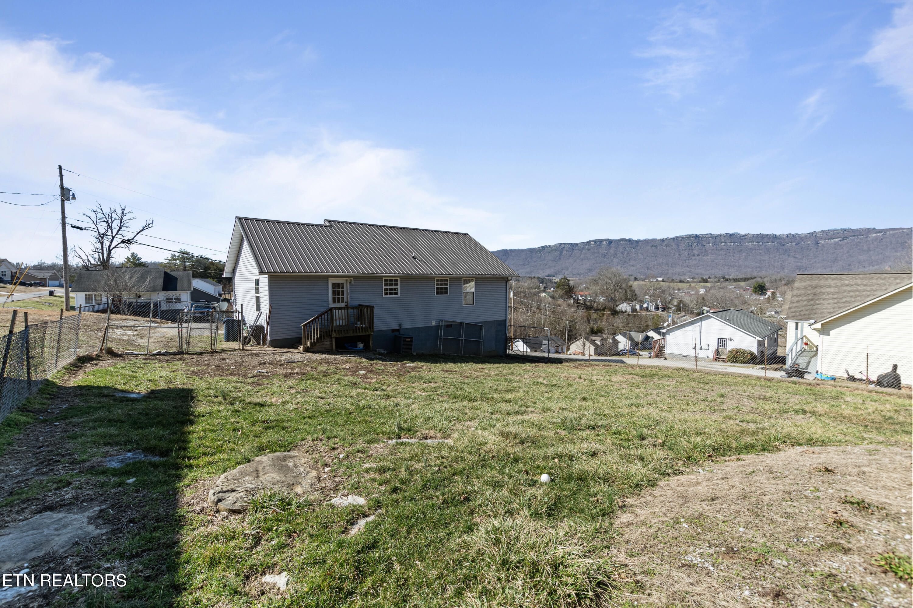 243 Sandy Hill Rd, LaFollette