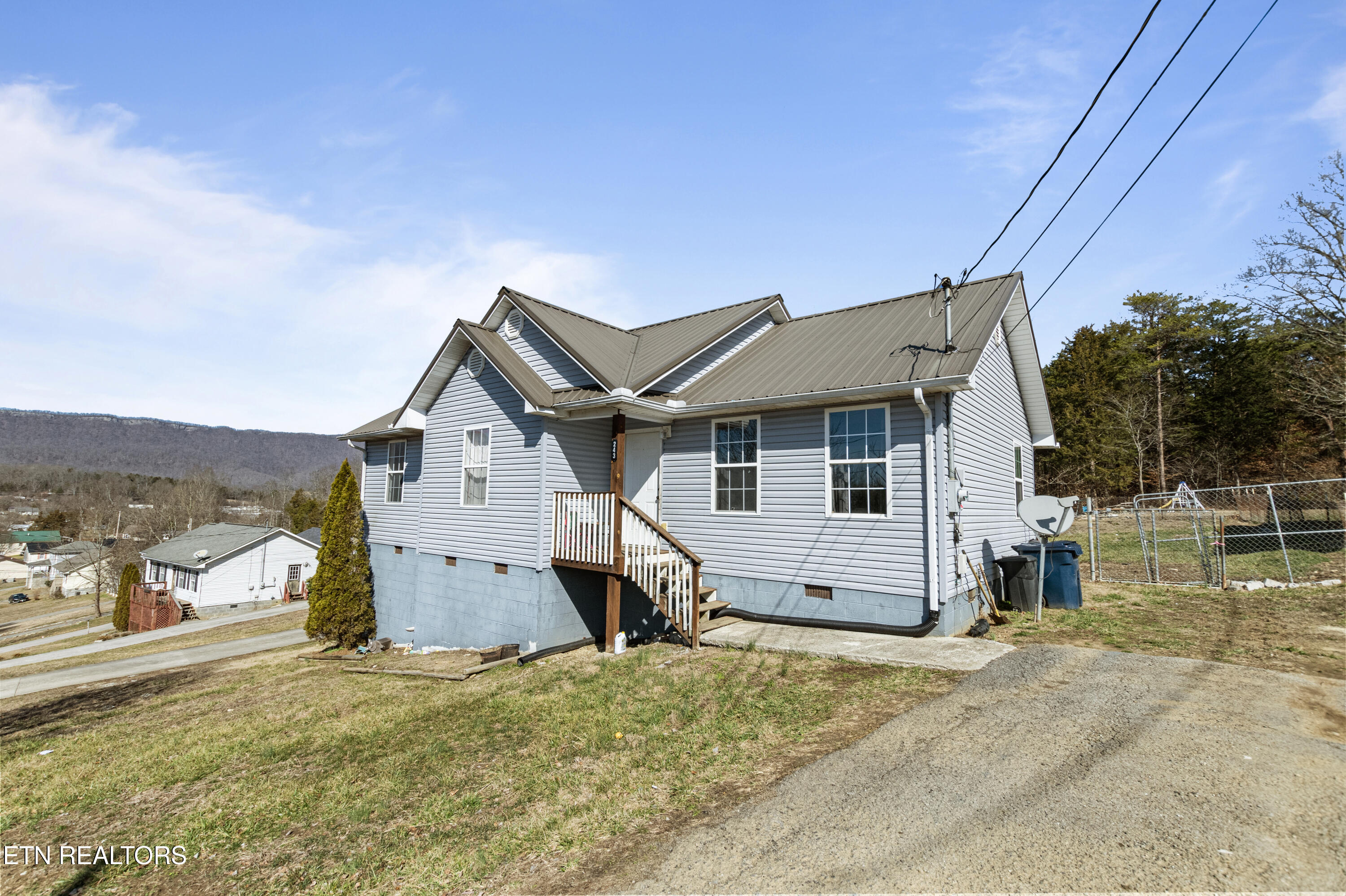 243 Sandy Hill Rd, LaFollette