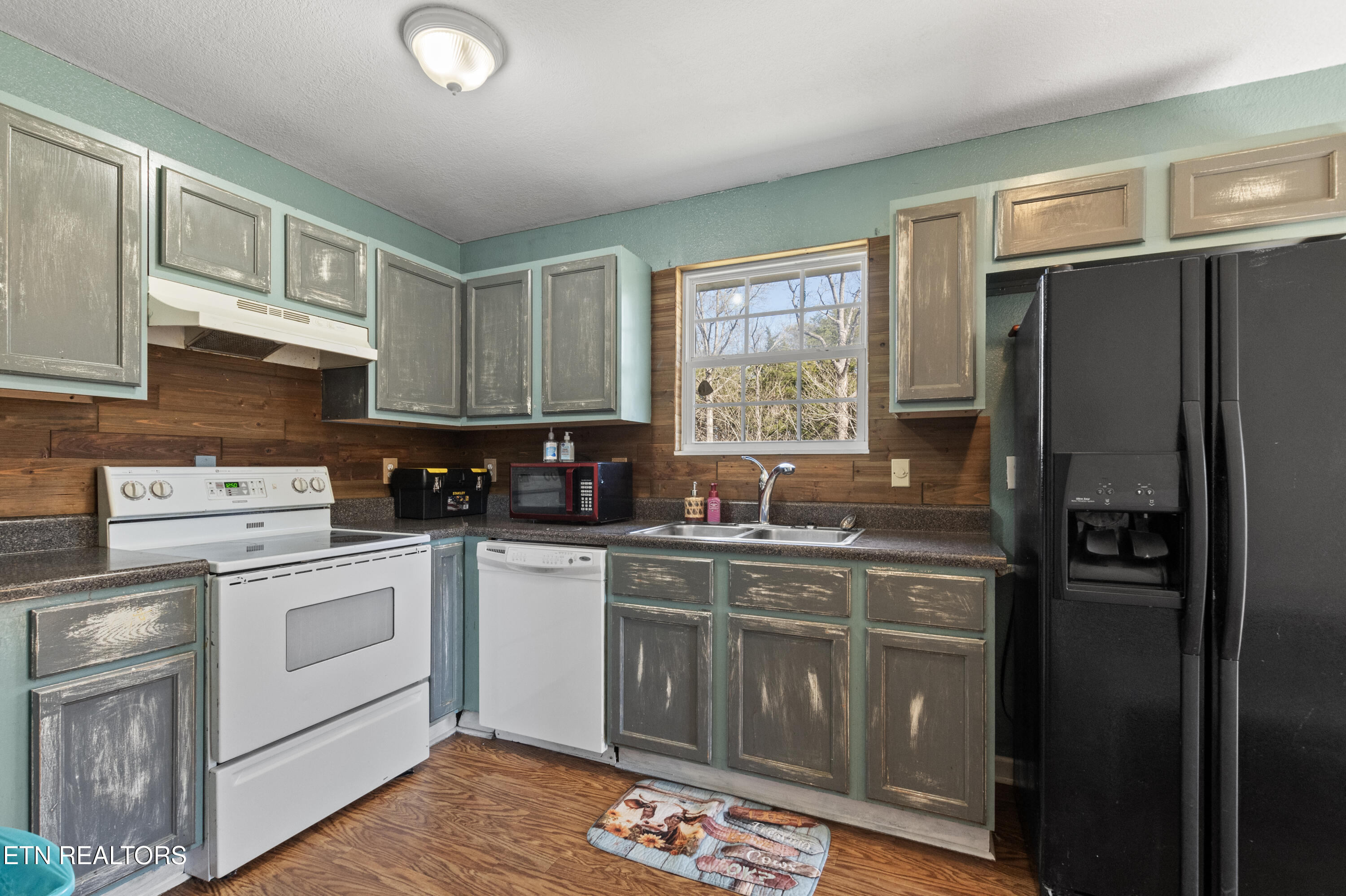 243 Sandy Hill Rd, LaFollette