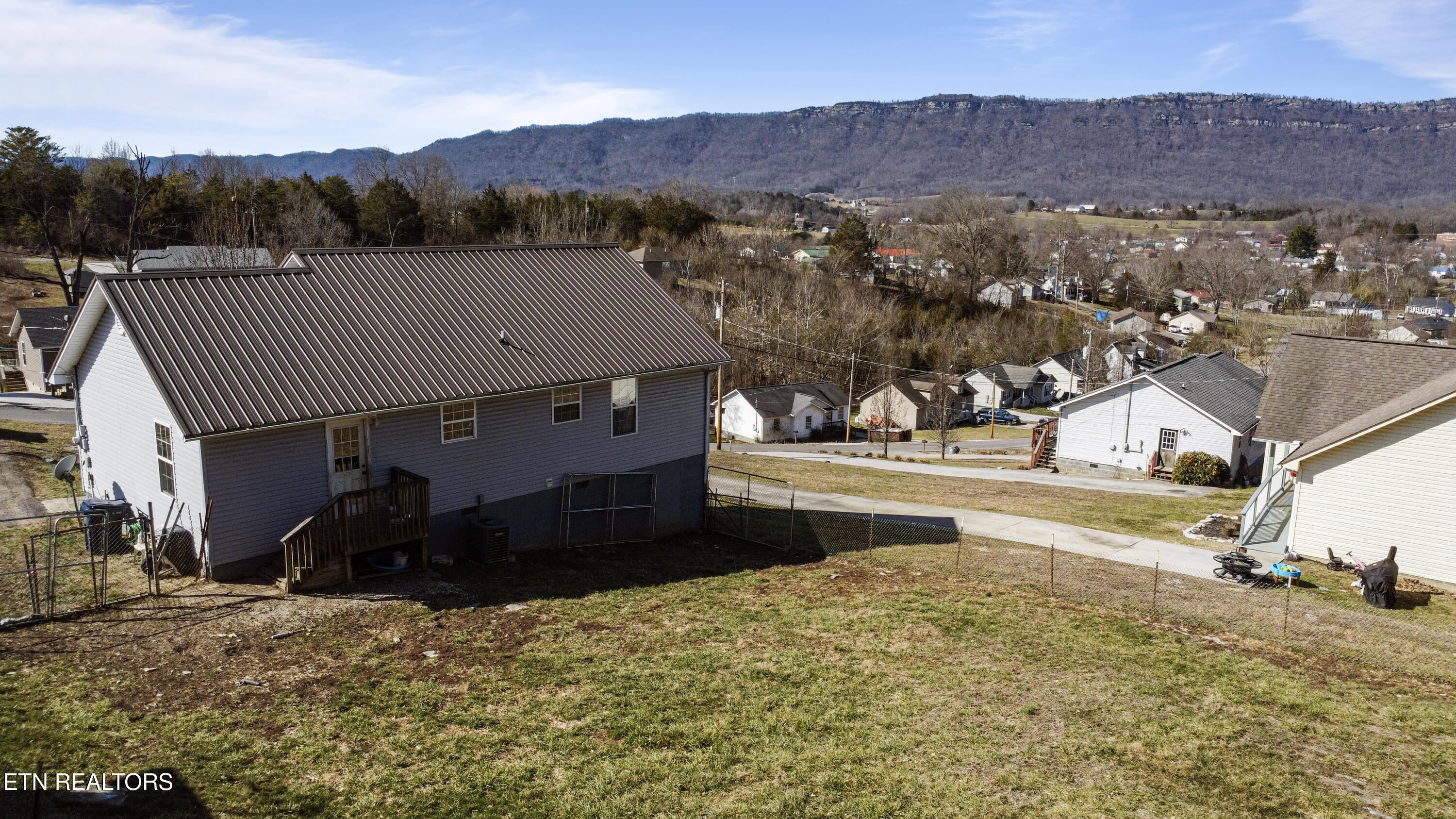 243 Sandy Hill Rd, LaFollette